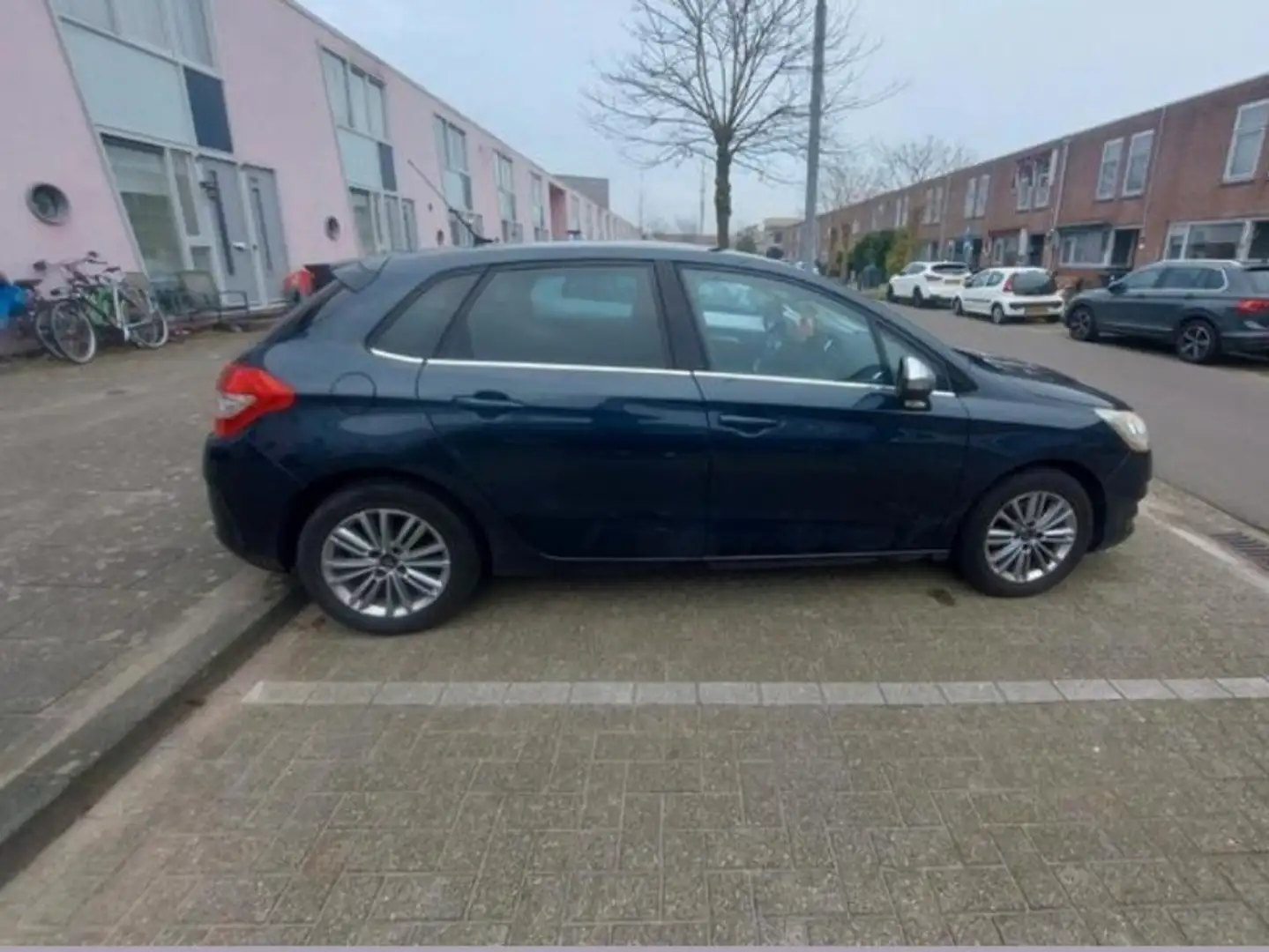Citroen C4 1.4 benzine Blauw - 1