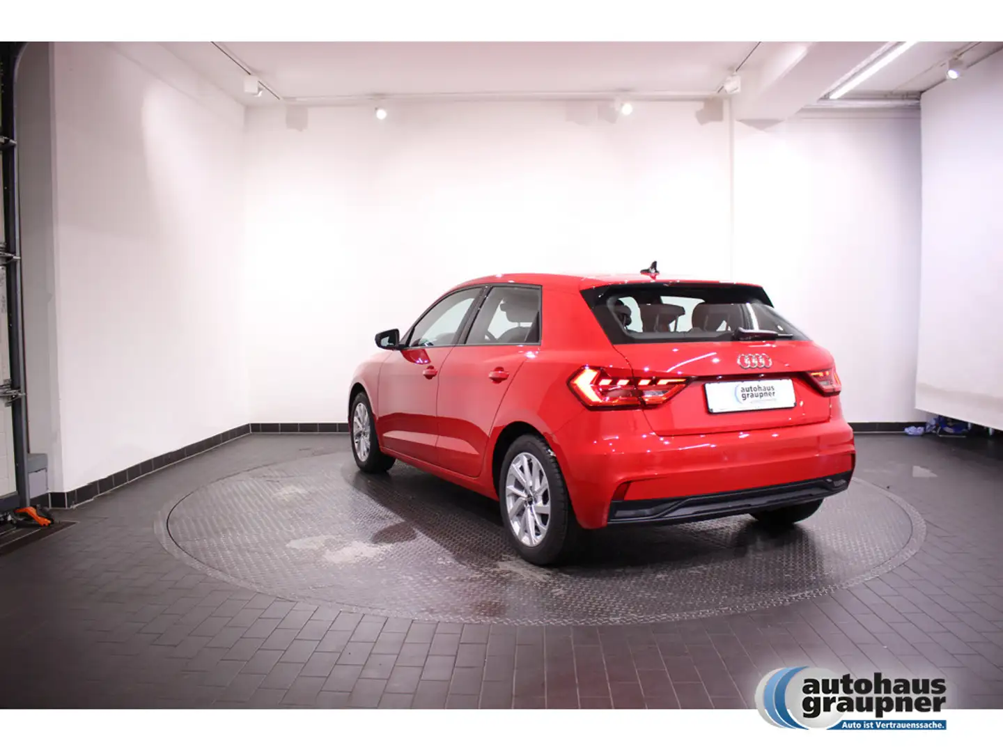 Audi A1 Sportback 25 TFSI S tronic advanced LED Roşu - 2