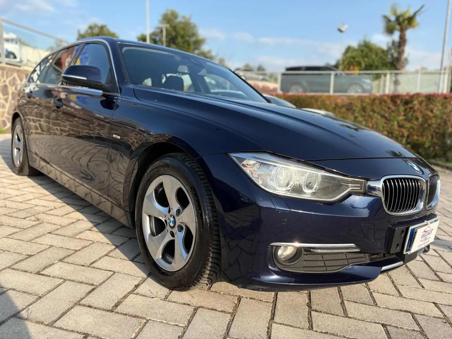 BMW 320 d Efficient Dynamics Touring Luxury Blauw - 2