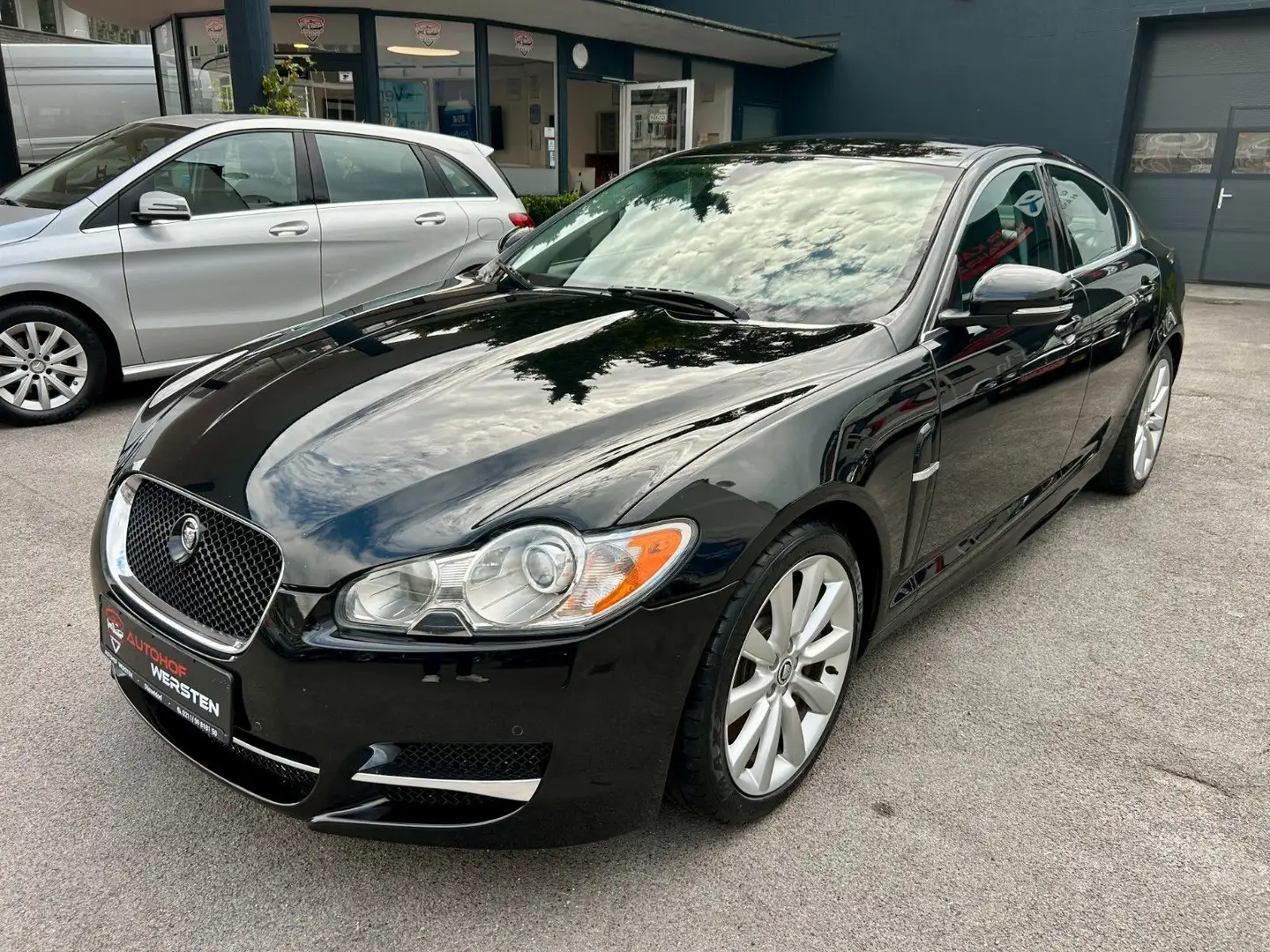 Jaguar XF 3.0 V6 Diesel S Luxury Motor startet nicht Noir - 1