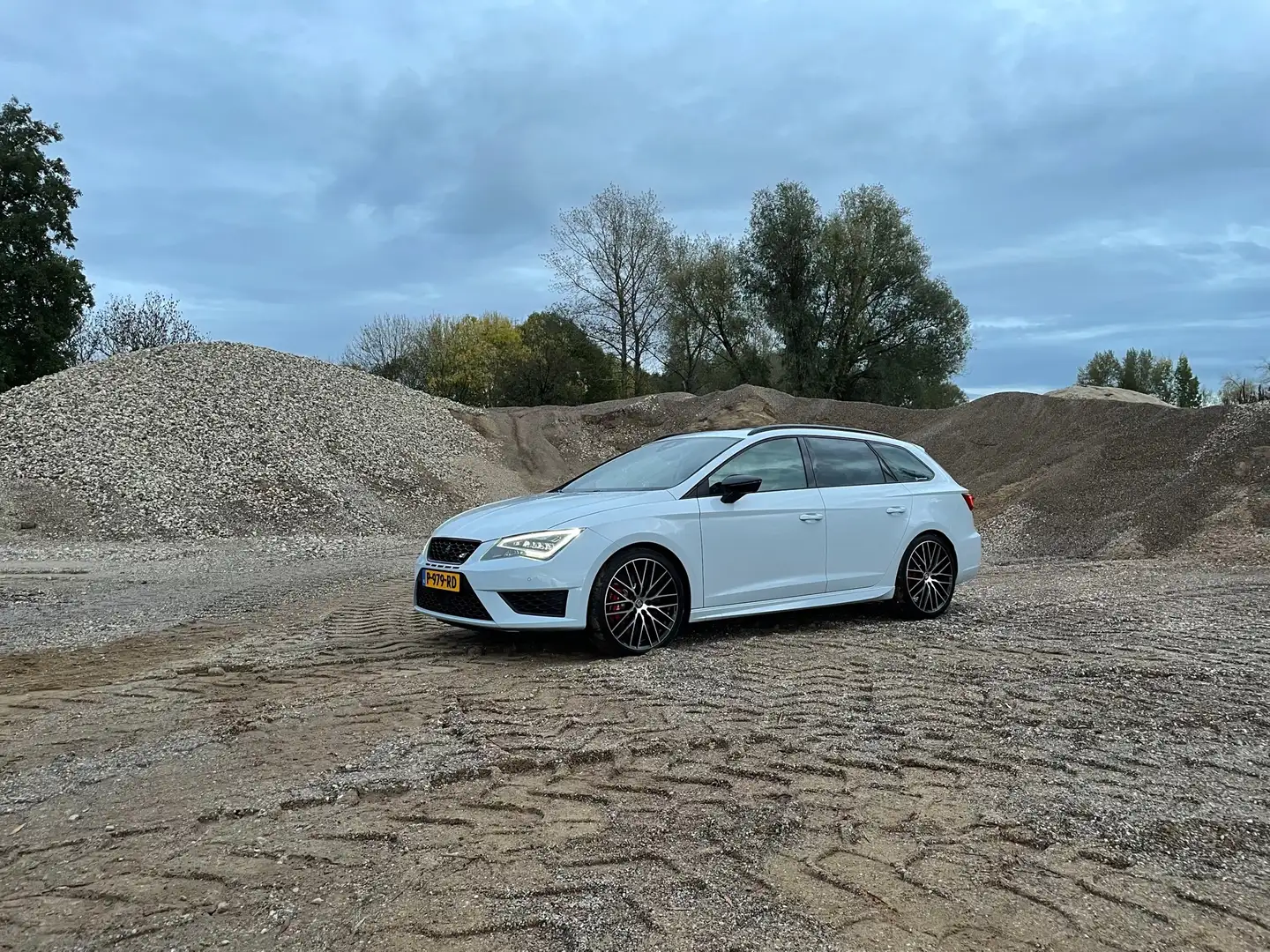 SEAT Leon 2.0 TSI Cupra 290 performance Grijs - 1