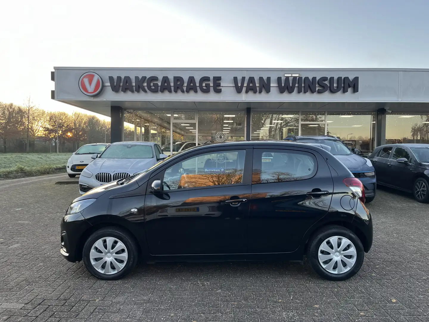 Peugeot 108 1.0 e-VTi Active airco bluetooth led nap Zwart - 2