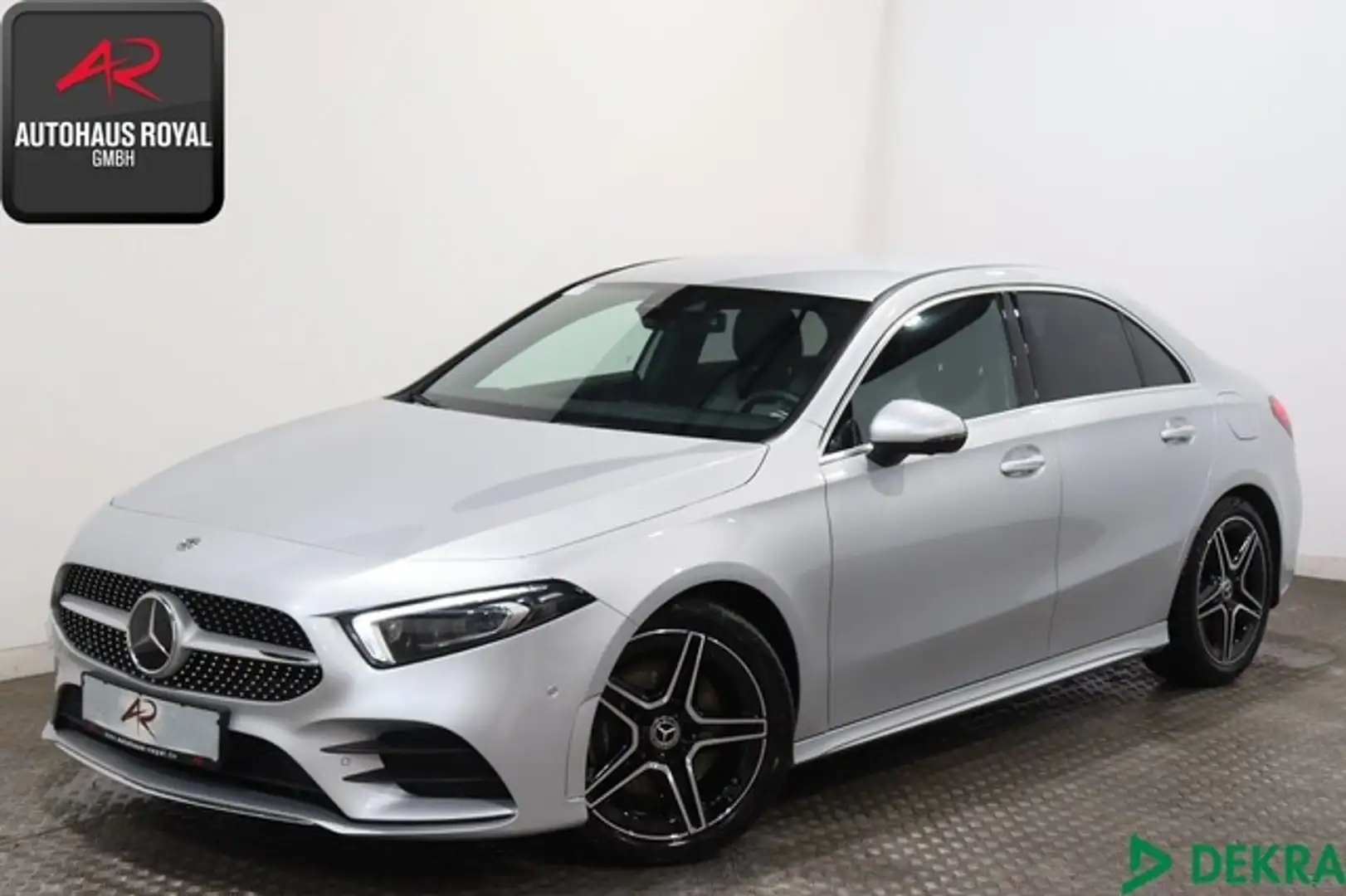 Mercedes-Benz A 220 Limousine 4M AMG MULTIBEAM,BICOLOR,360GRAD Срібний - 1