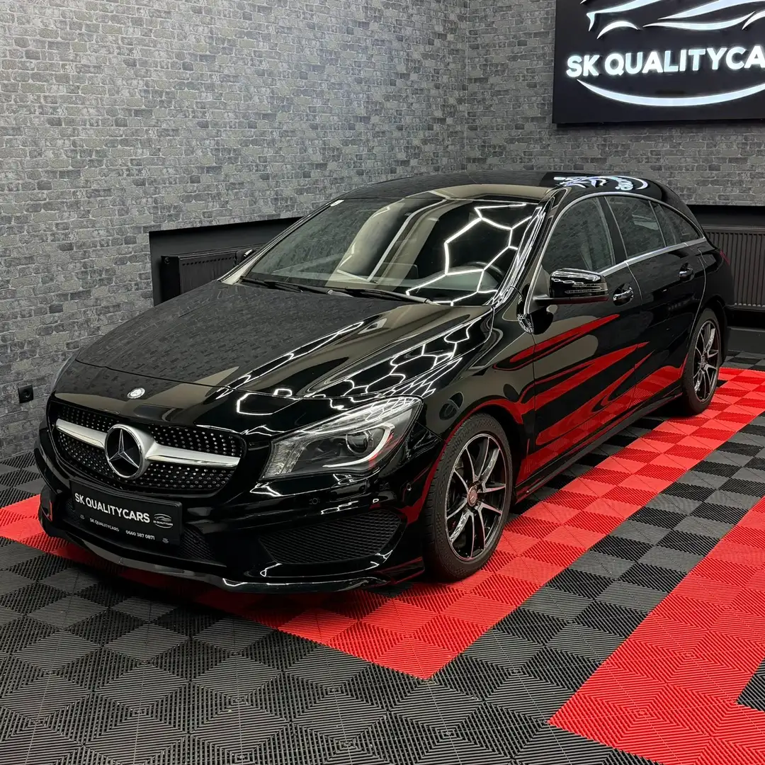Mercedes-Benz CLA 220 CDI Shooting Brake AMG Line Schwarz - 1