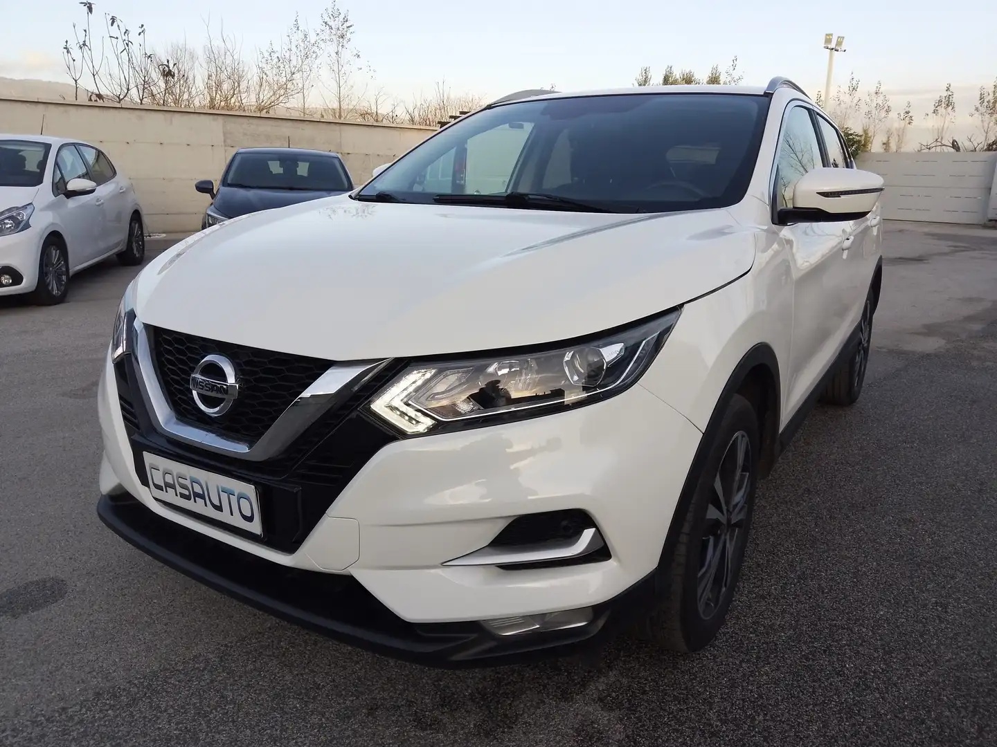 Nissan Qashqai BUSINESS 1.5 dci 115cv AUTOMAT. NAV+RETROCAM. Blanc - 1