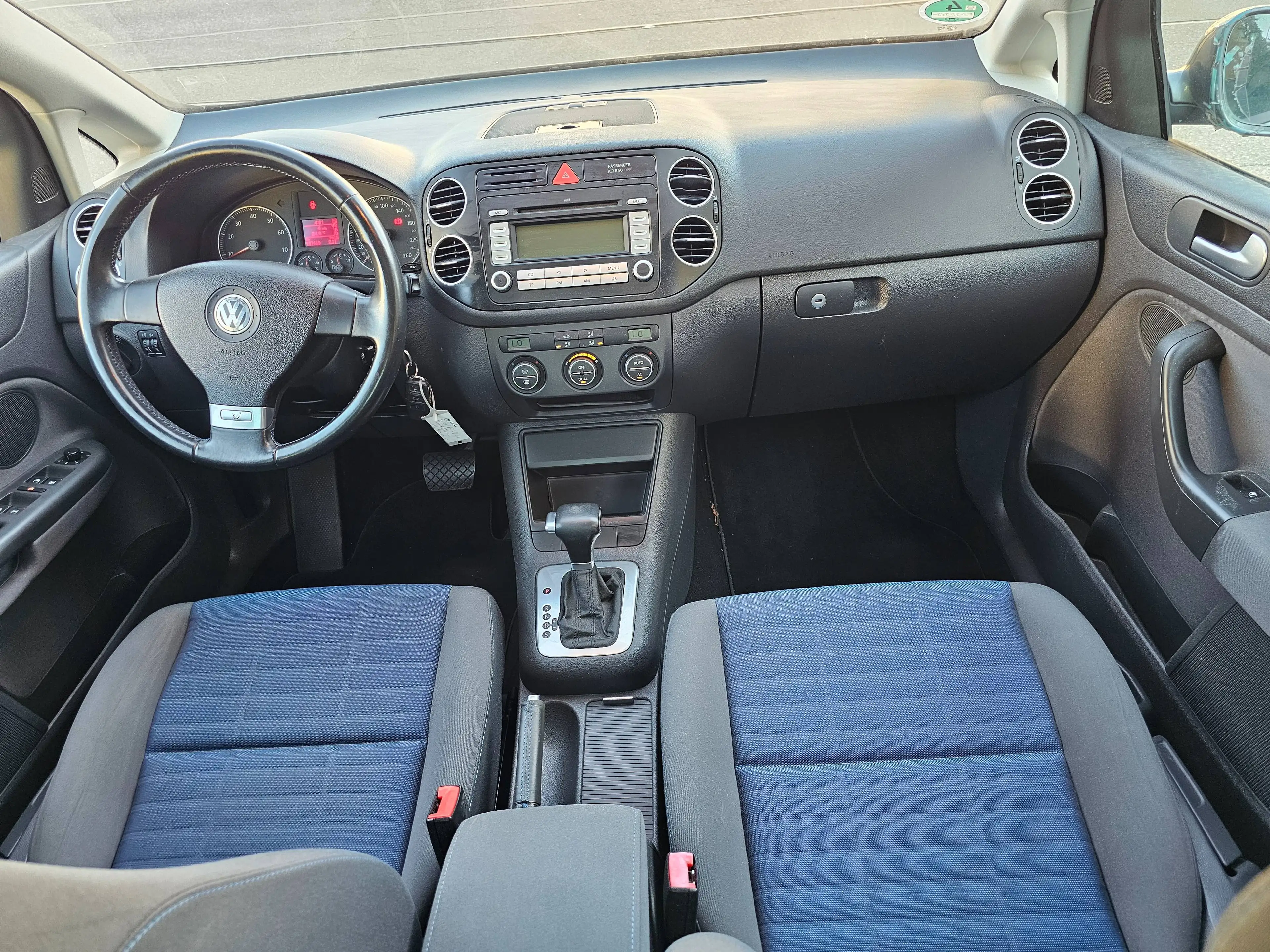 Volkswagen Golf Plus 1,6 Tour Edition Automatik TÜV neu — photo 14