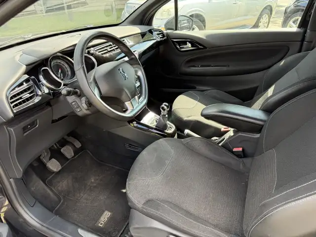 Citroen DS3 view 5