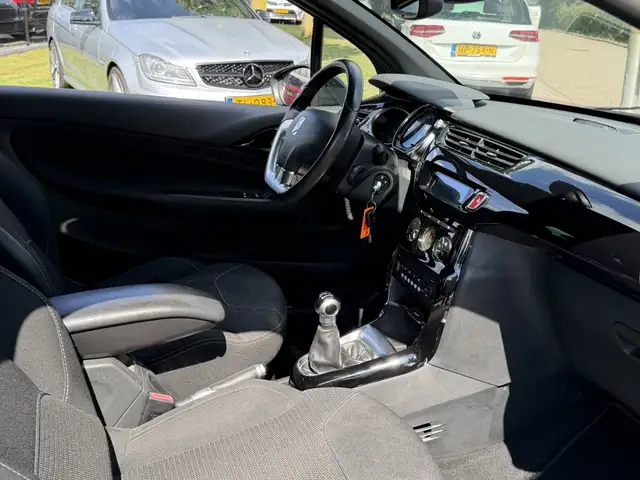 Citroen DS3 view 3
