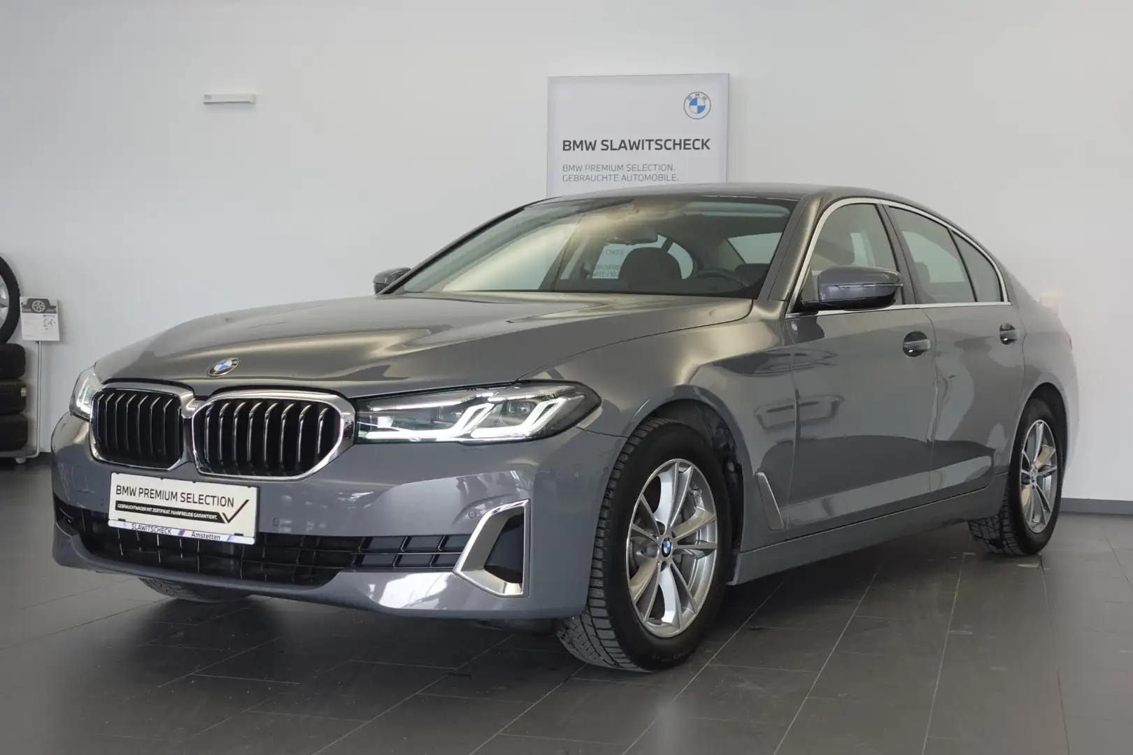 BMW 520 d xDrive G30 Grau - 1