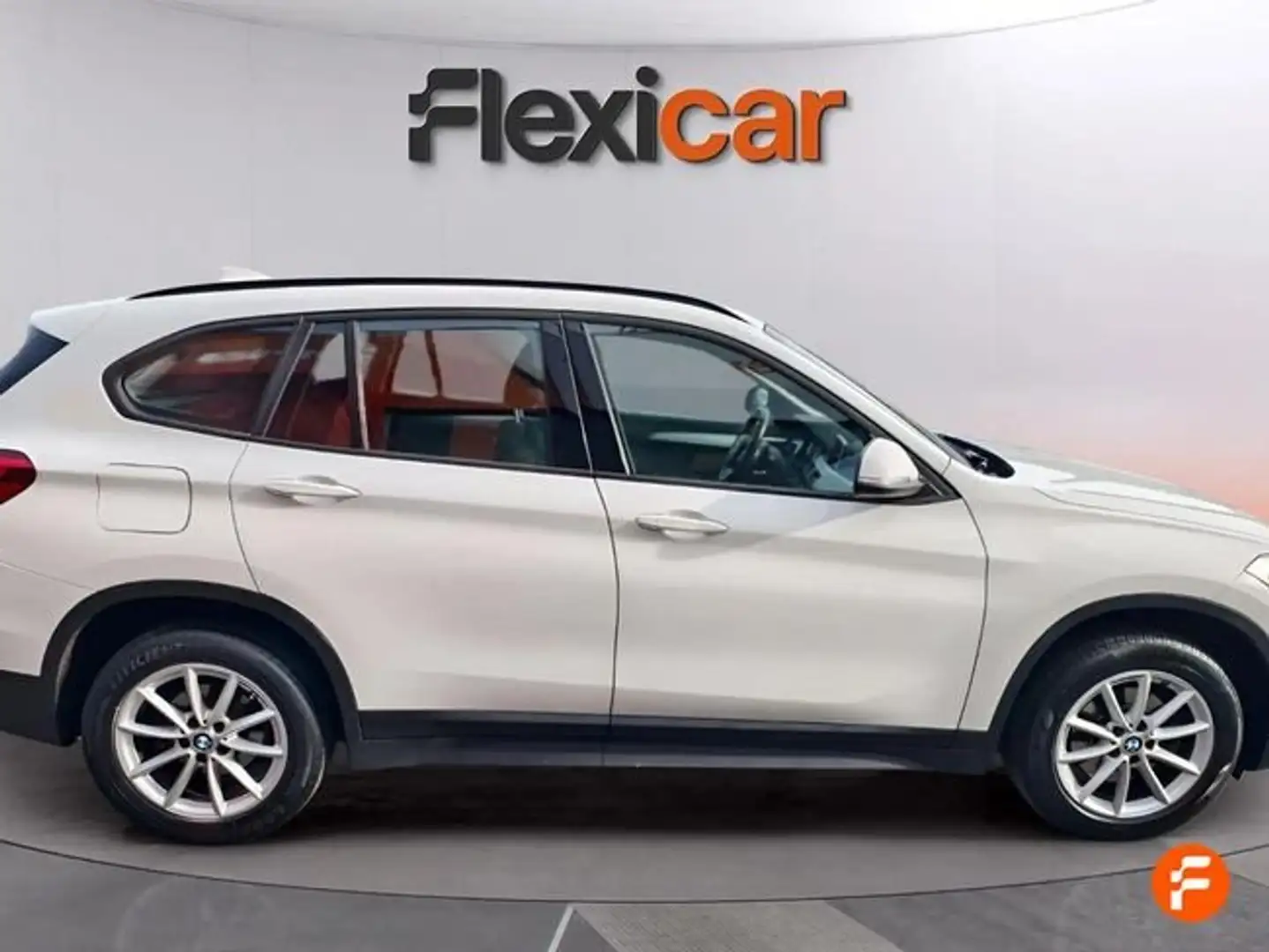 BMW X1 sDrive 18d Blanc - 2