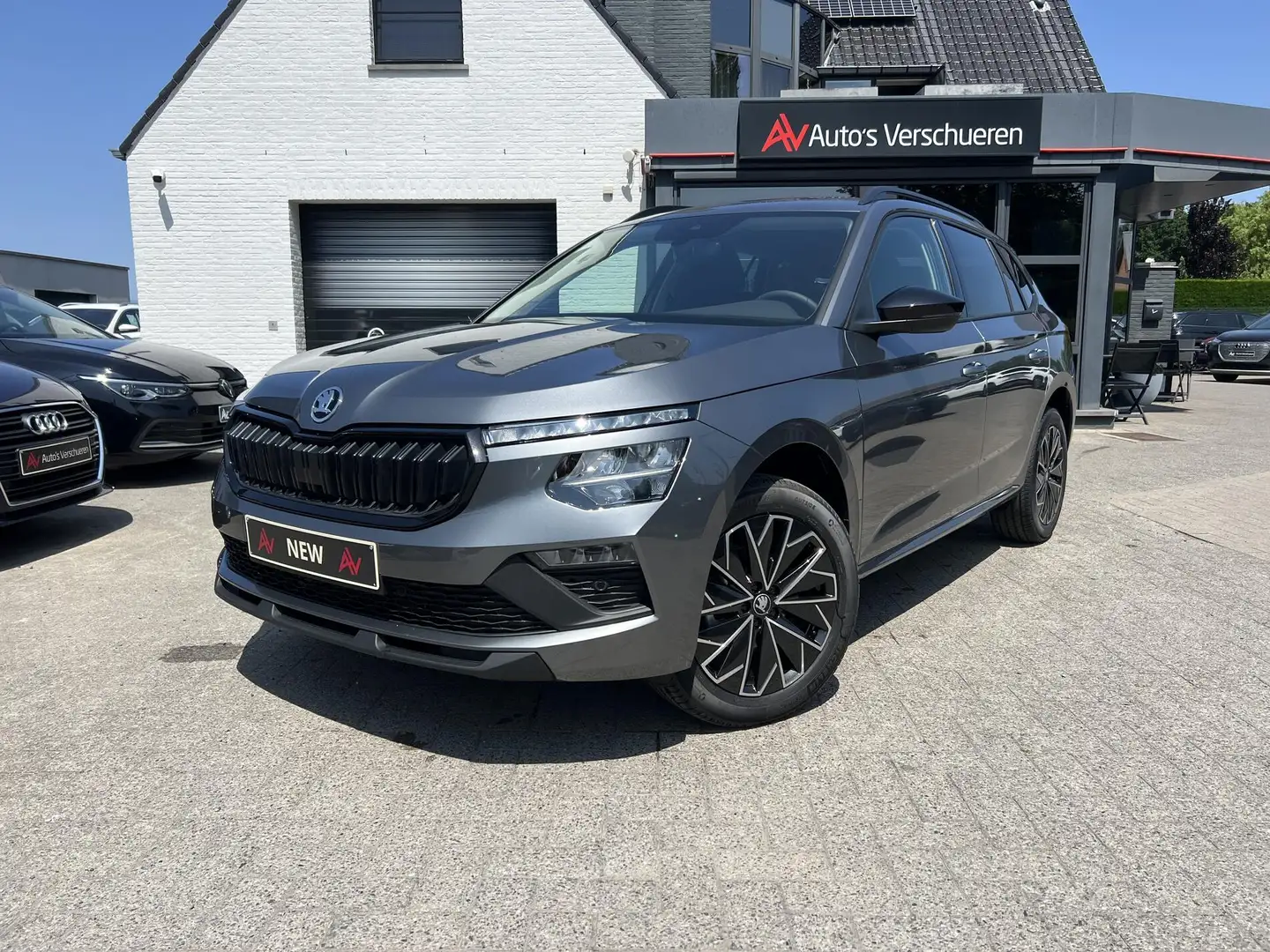 Skoda Kamiq Selection Black Pack 1.0 TSI DSG7 * Cam. | Zete... Gris - 2