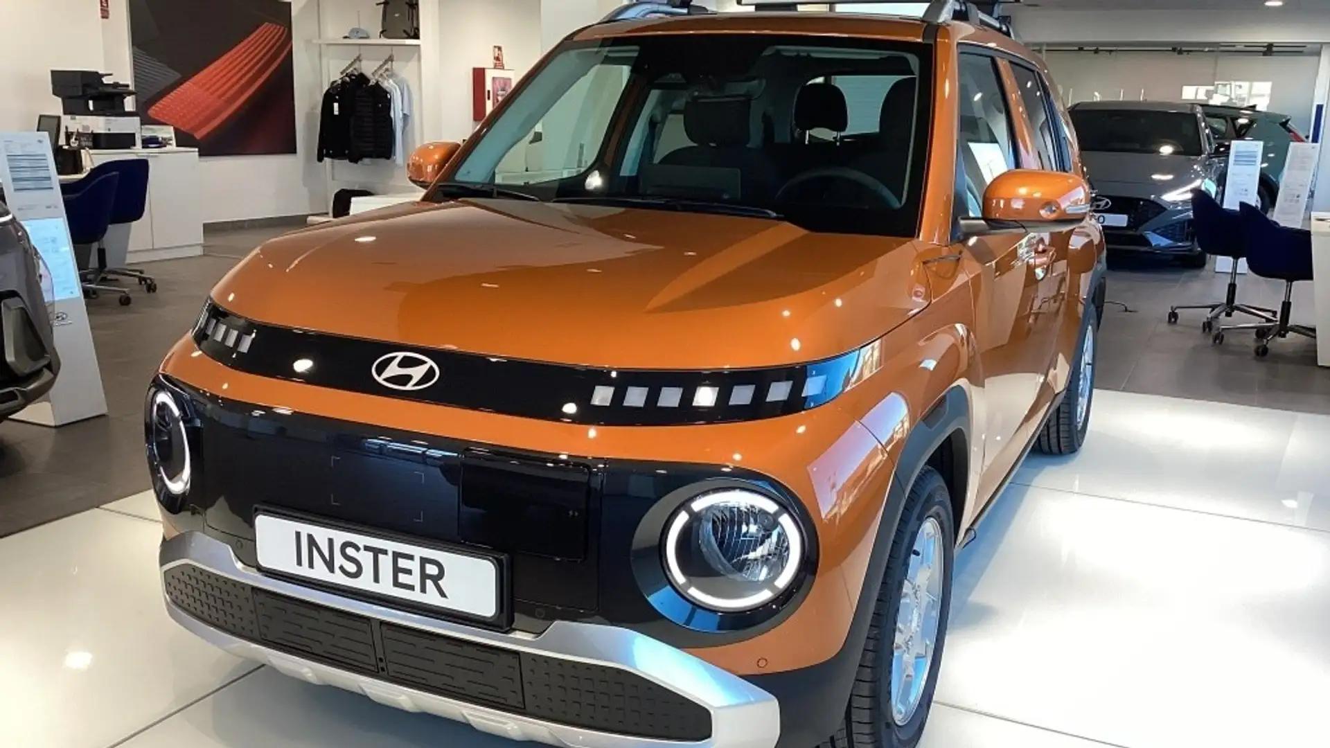 Hyundai Inster 49kWh Maxx 115 Portocaliu - 1