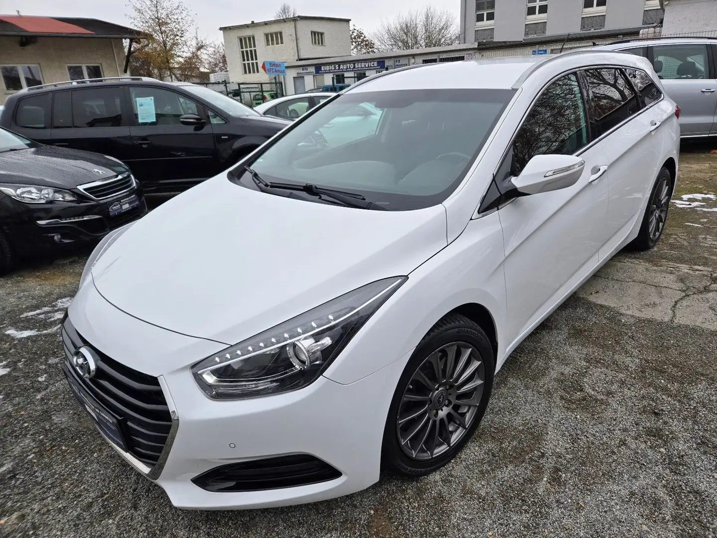 Hyundai i40 cw blue Trend / Automatik Weiß - 2