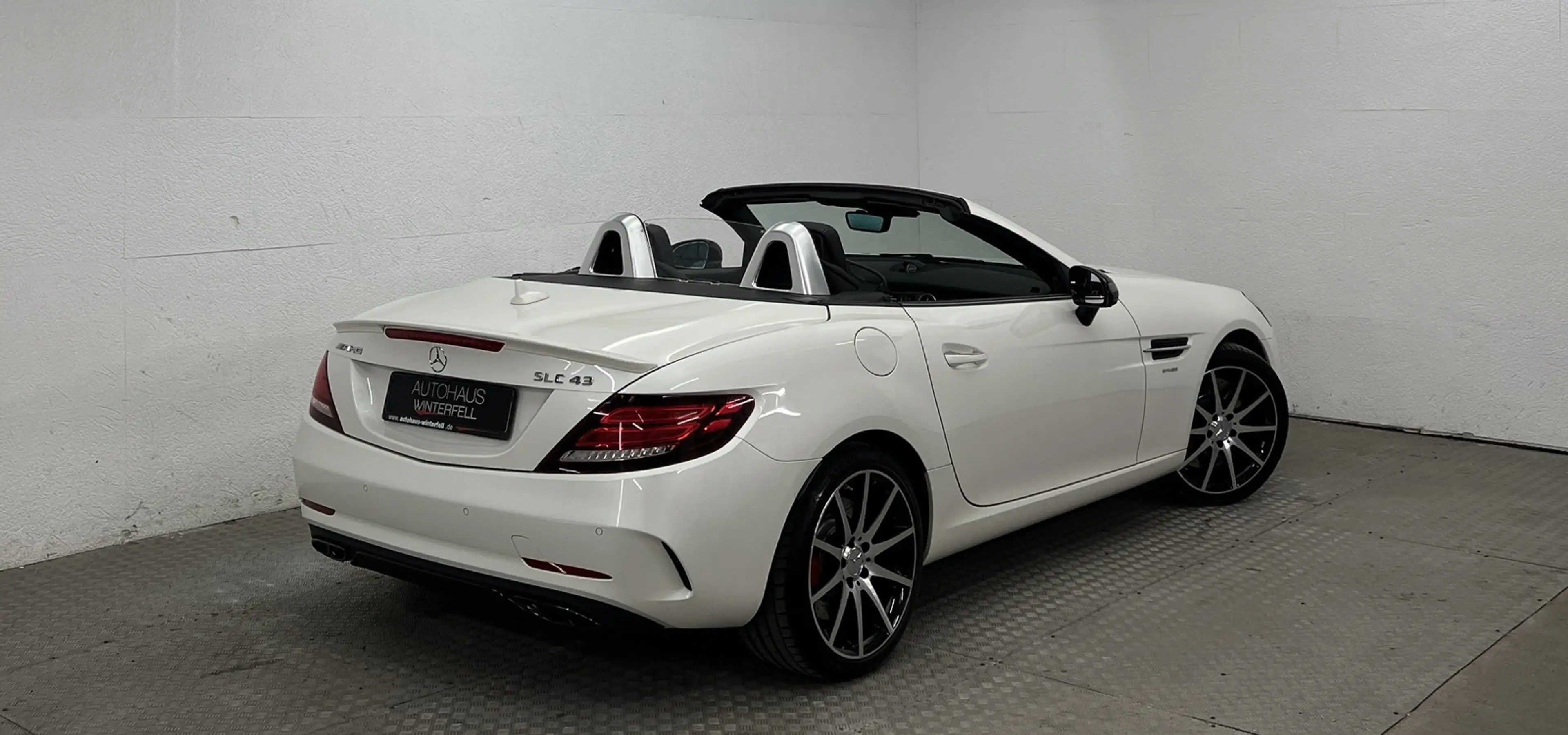 Mercedes-Benz SLC 43 AMG PERFOR CARBON KAMERA+MEMO+KEYLESS — photo 5