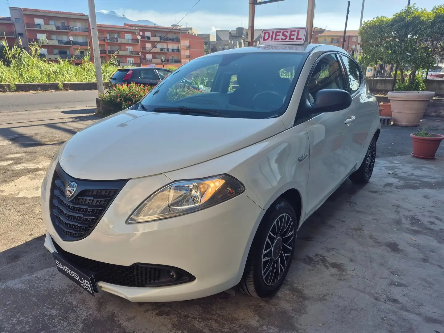 Lancia Ypsilon 1.3 mjt S MomoDesign s Blanc - 2