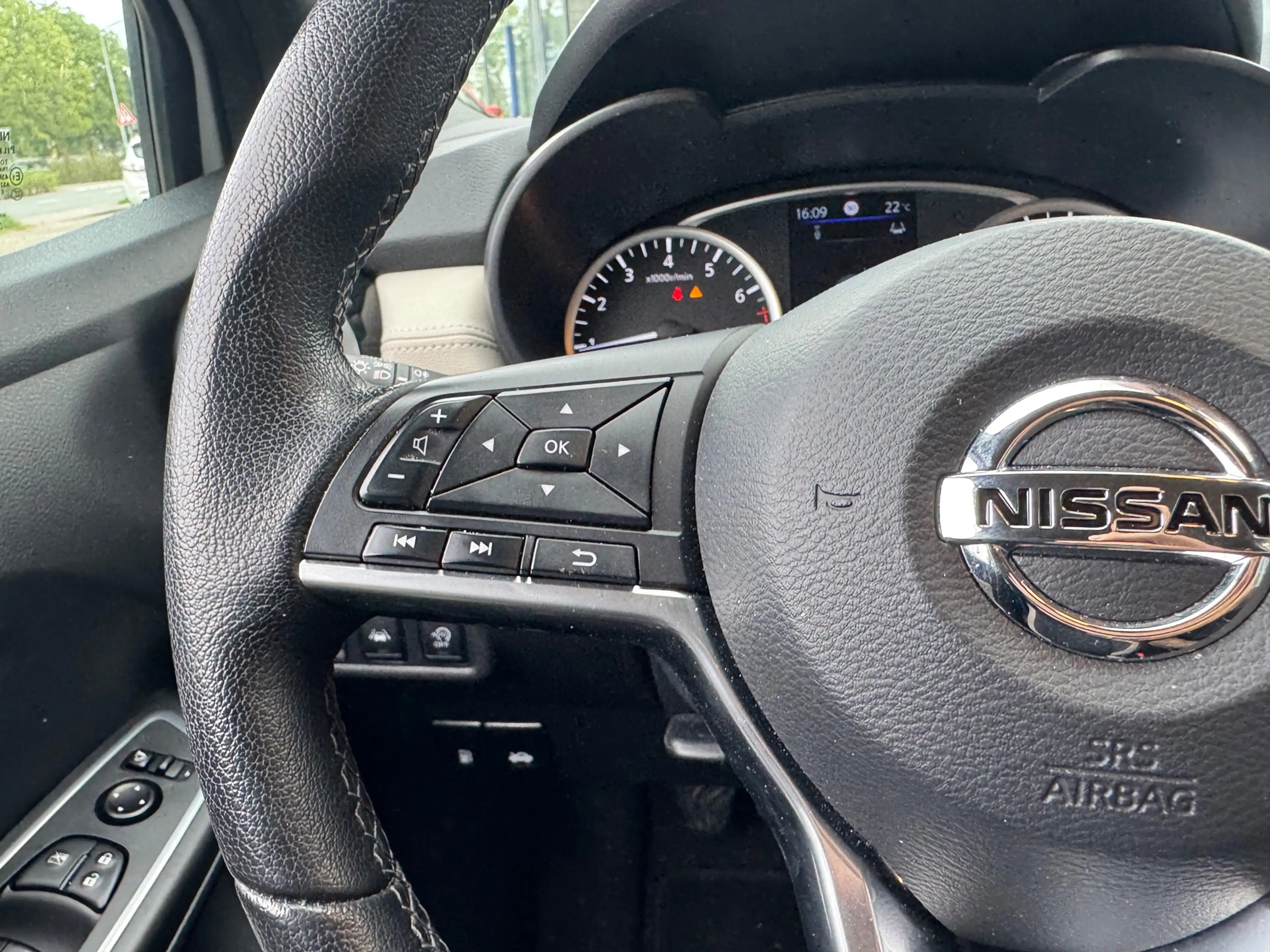 Nissan Micra 1.0 IG-T N-Design Airco Navi Cruise — photo 17
