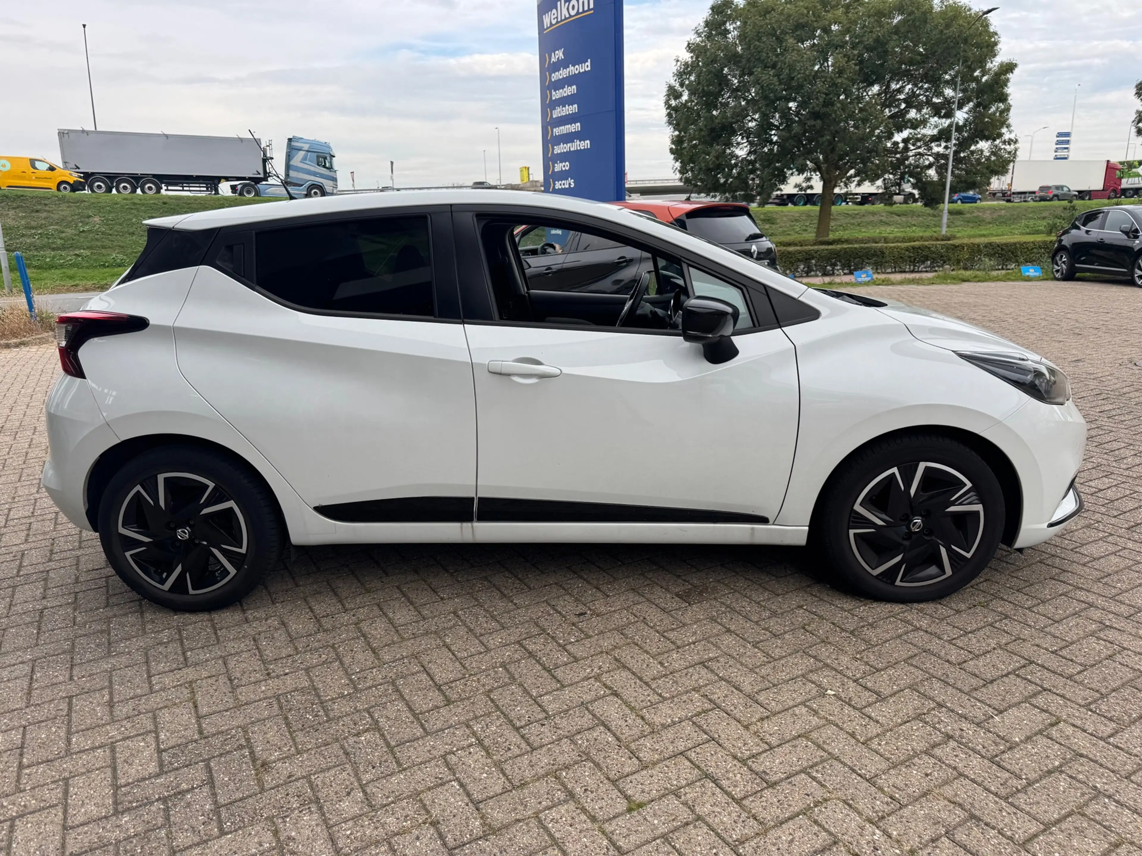 Nissan Micra 1.0 IG-T N-Design Airco Navi Cruise — photo 11