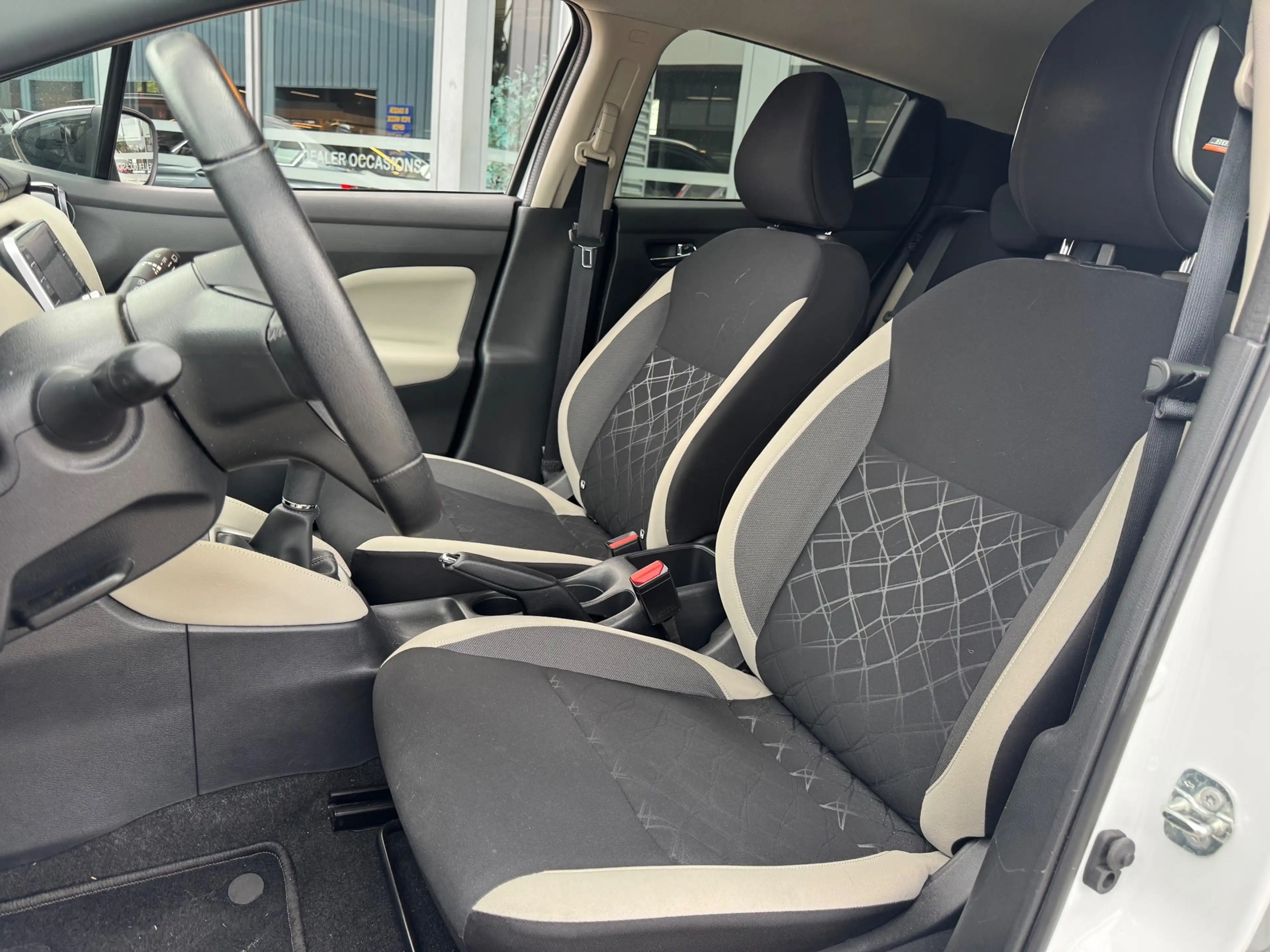 Nissan Micra 1.0 IG-T N-Design Airco Navi Cruise — photo 6