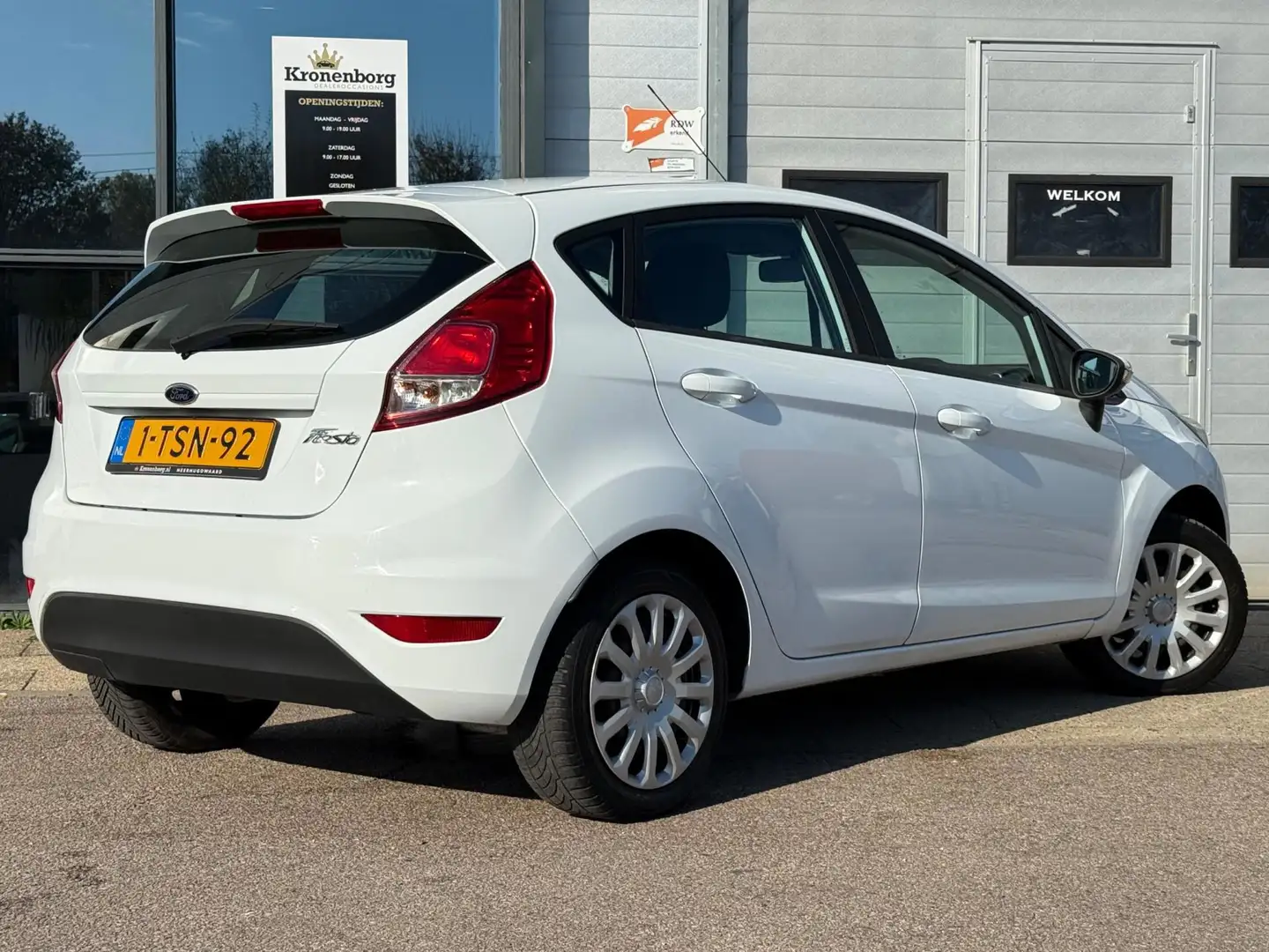 Ford Fiesta 1.0 Style, NAP, NAVI, AIRCO Wit - 2