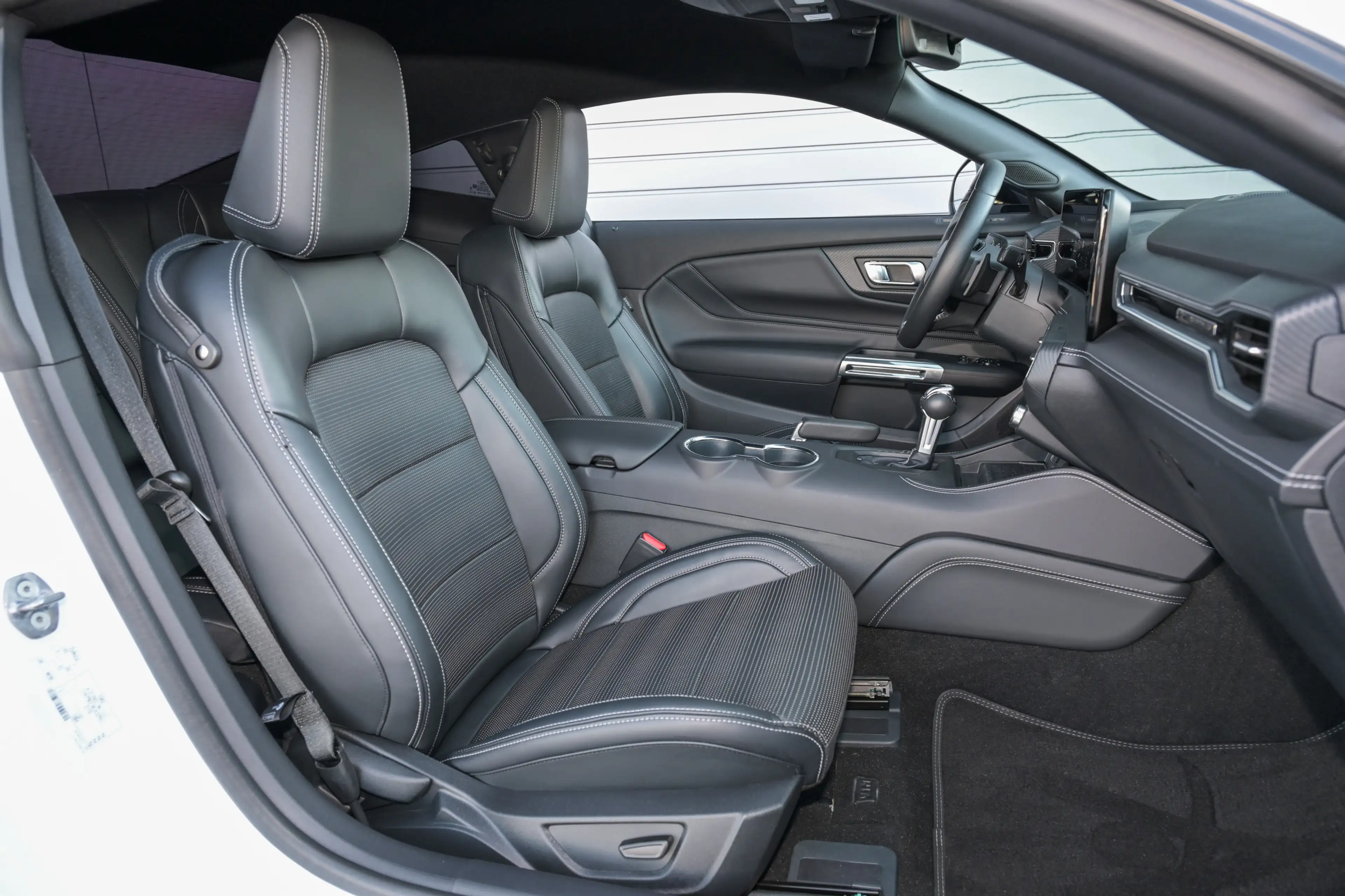 Ford Mustang 5.0 Ti-VCT V8 GT Aut *Nite Pony Styling* — photo 12