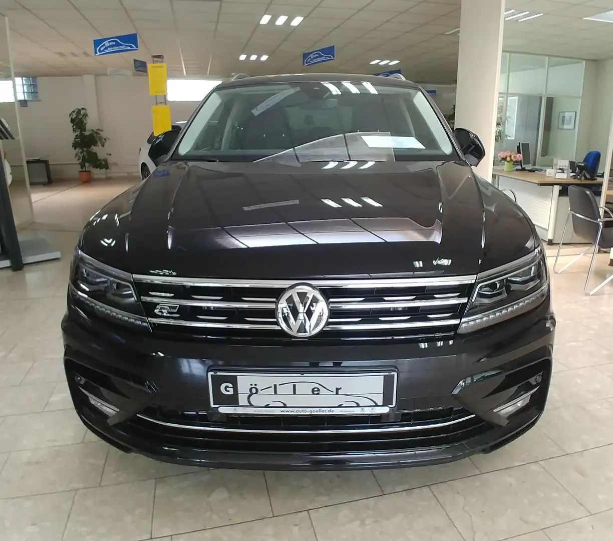 Volkswagen Tiguan VW Highline Rline 2,0 Ltr. - 140kW 16V TDI DSG ... Schwarz - 1