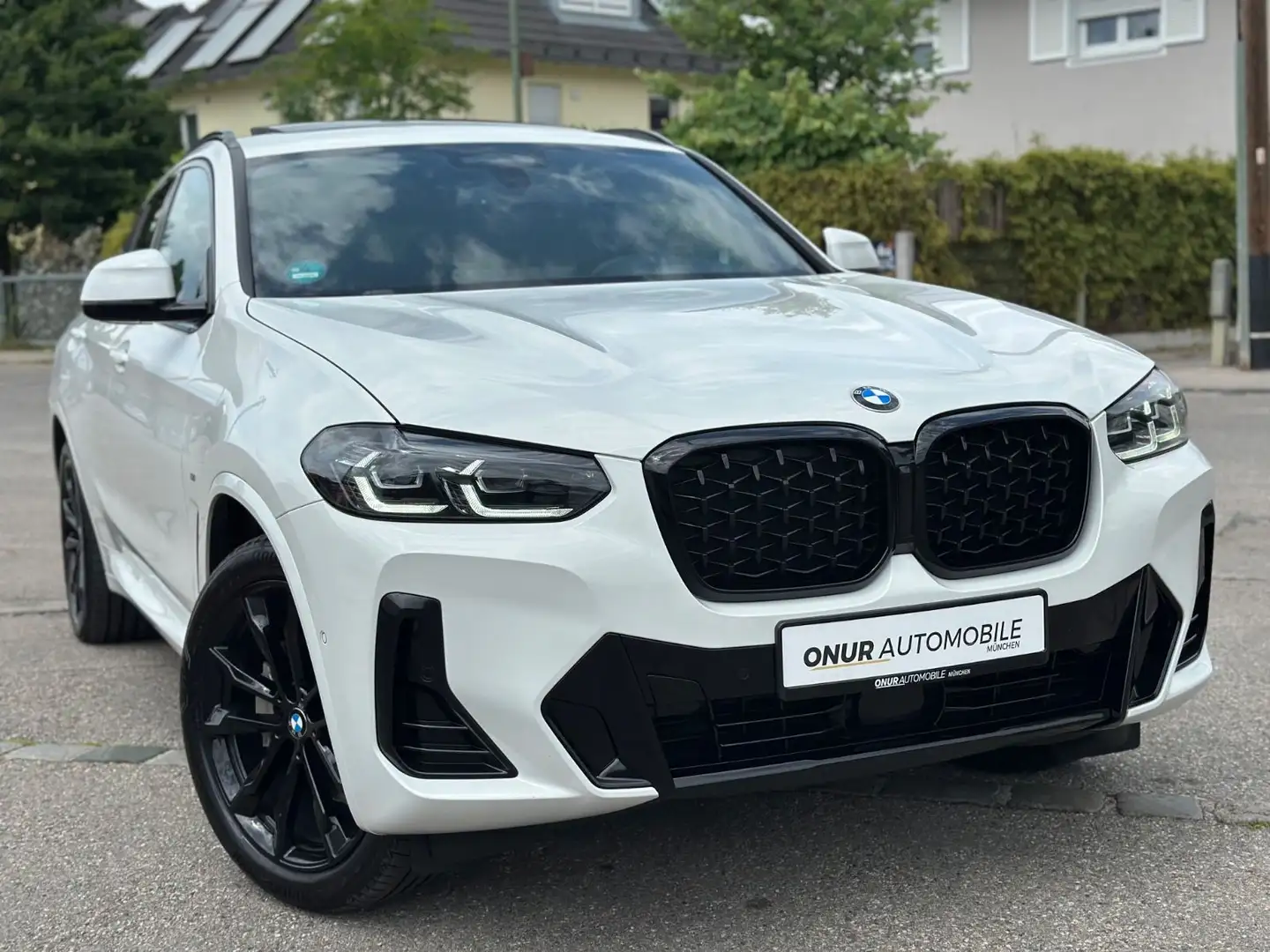 BMW X4 xDrive 30d M-Sport NaviProf Pano LederACC AHK Weiß - 1