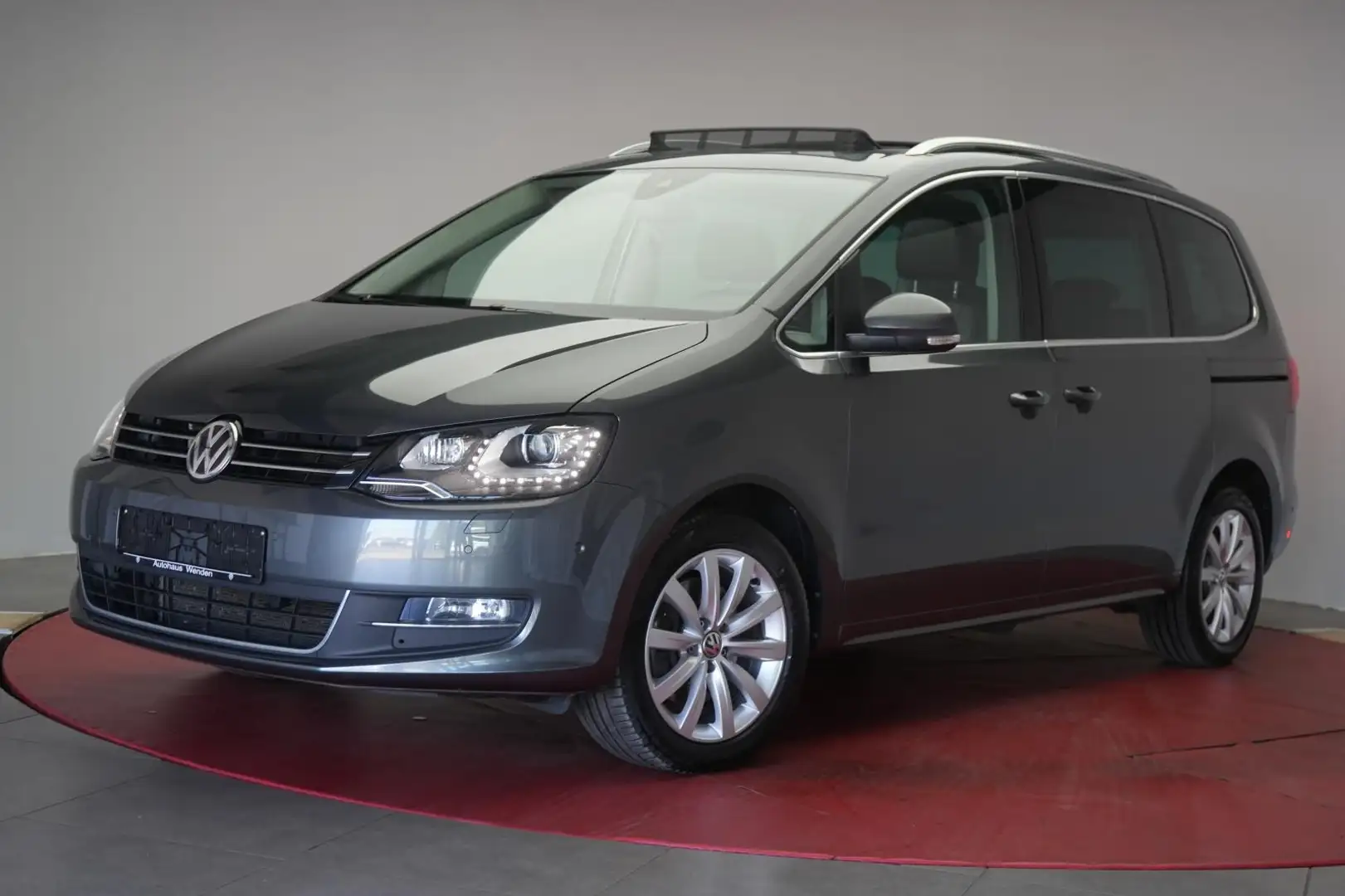 Volkswagen Sharan 2.0 TDI DSG Highline Navi/Leder/ACC/Kamer Grau - 2