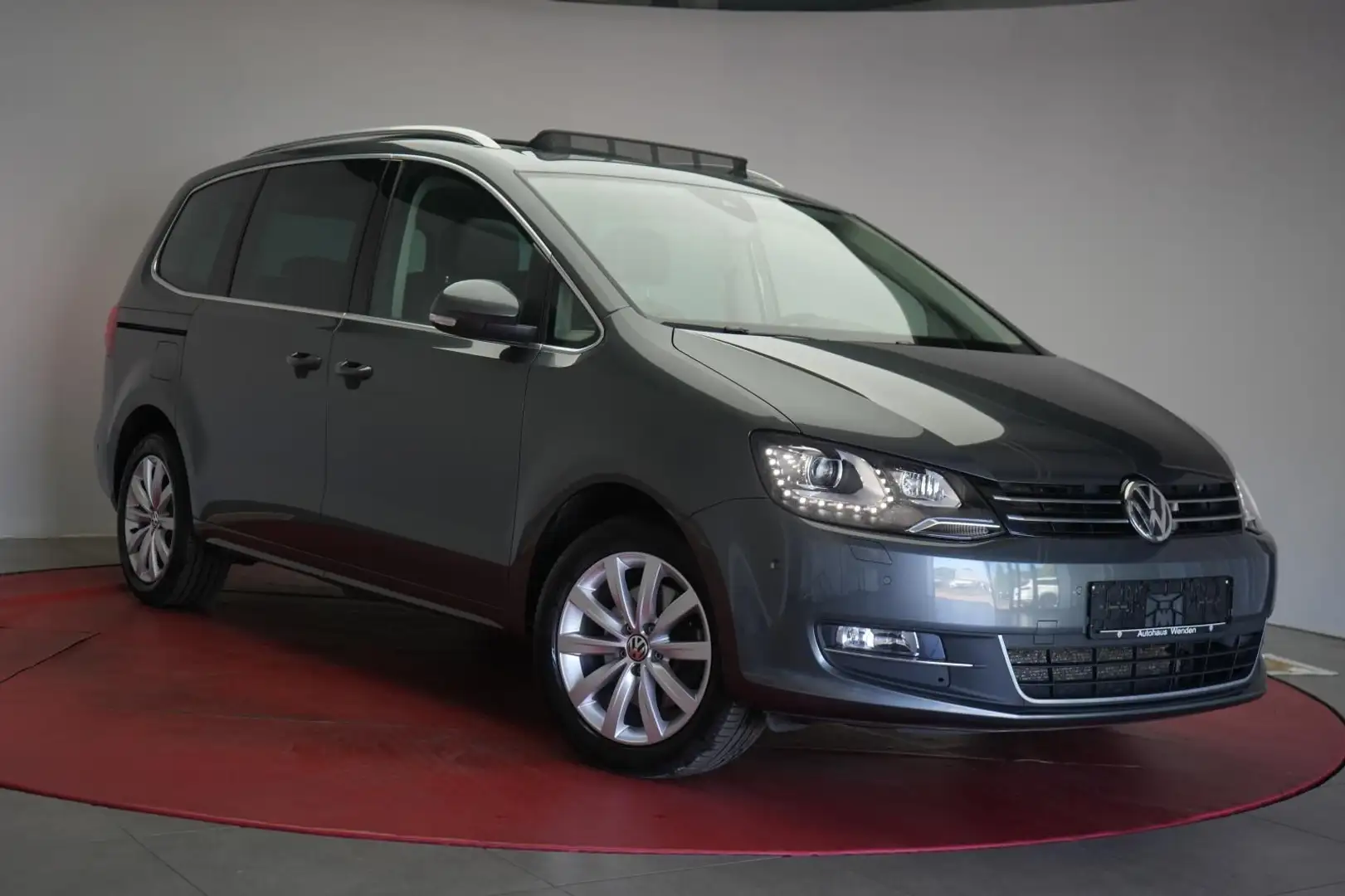Volkswagen Sharan 2.0 TDI DSG Highline Navi/Leder/ACC/Kamer Grau - 1