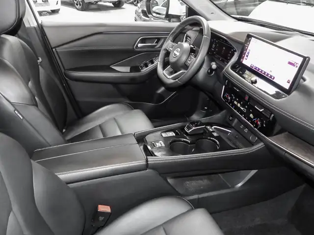 Nissan X-Trail view 4