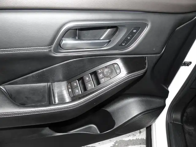 Nissan X-Trail view 13