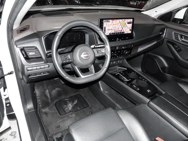 Nissan X-Trail view 5