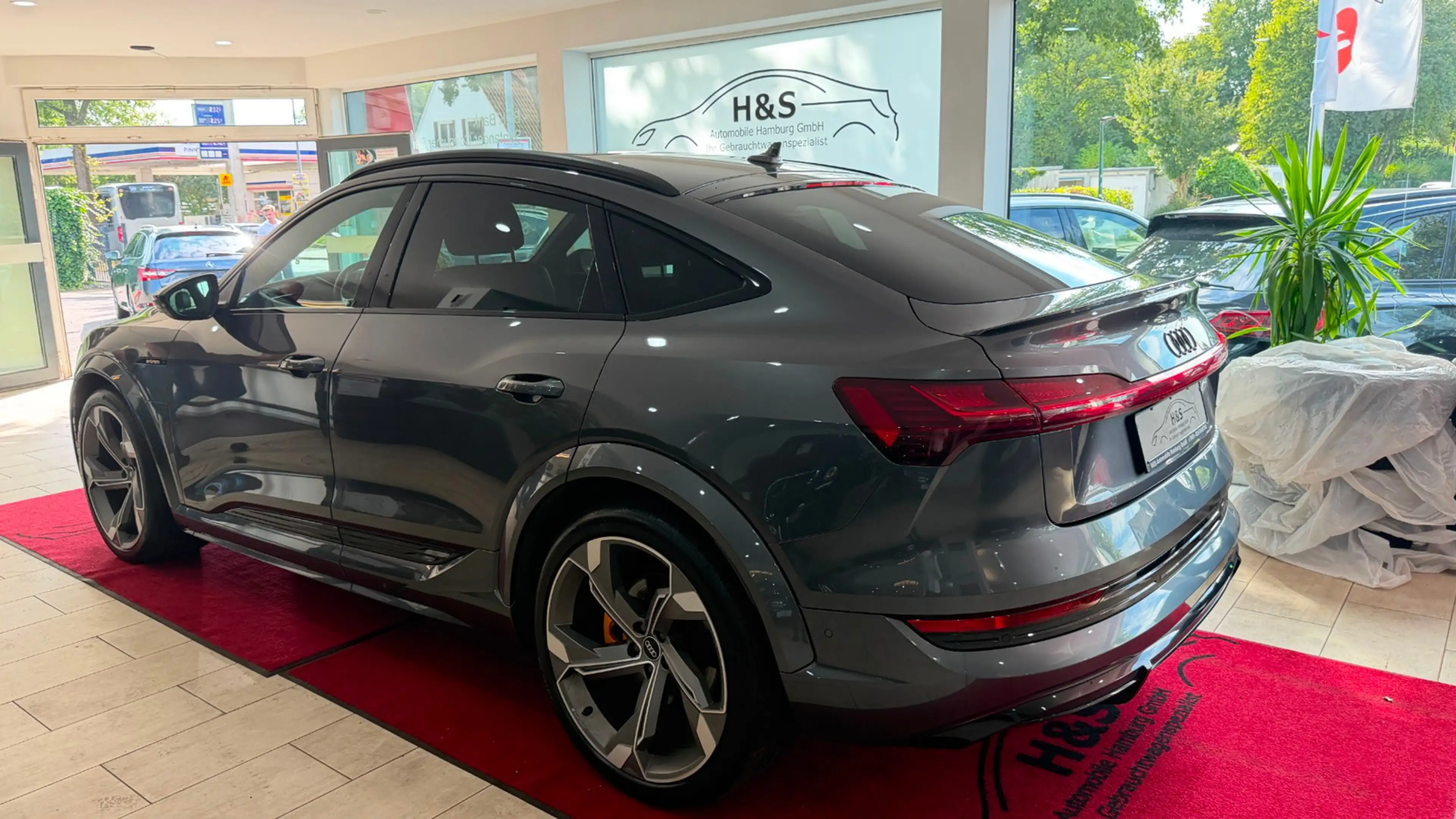 Audi e-tron Sportback S quattro S-LINE — photo 7