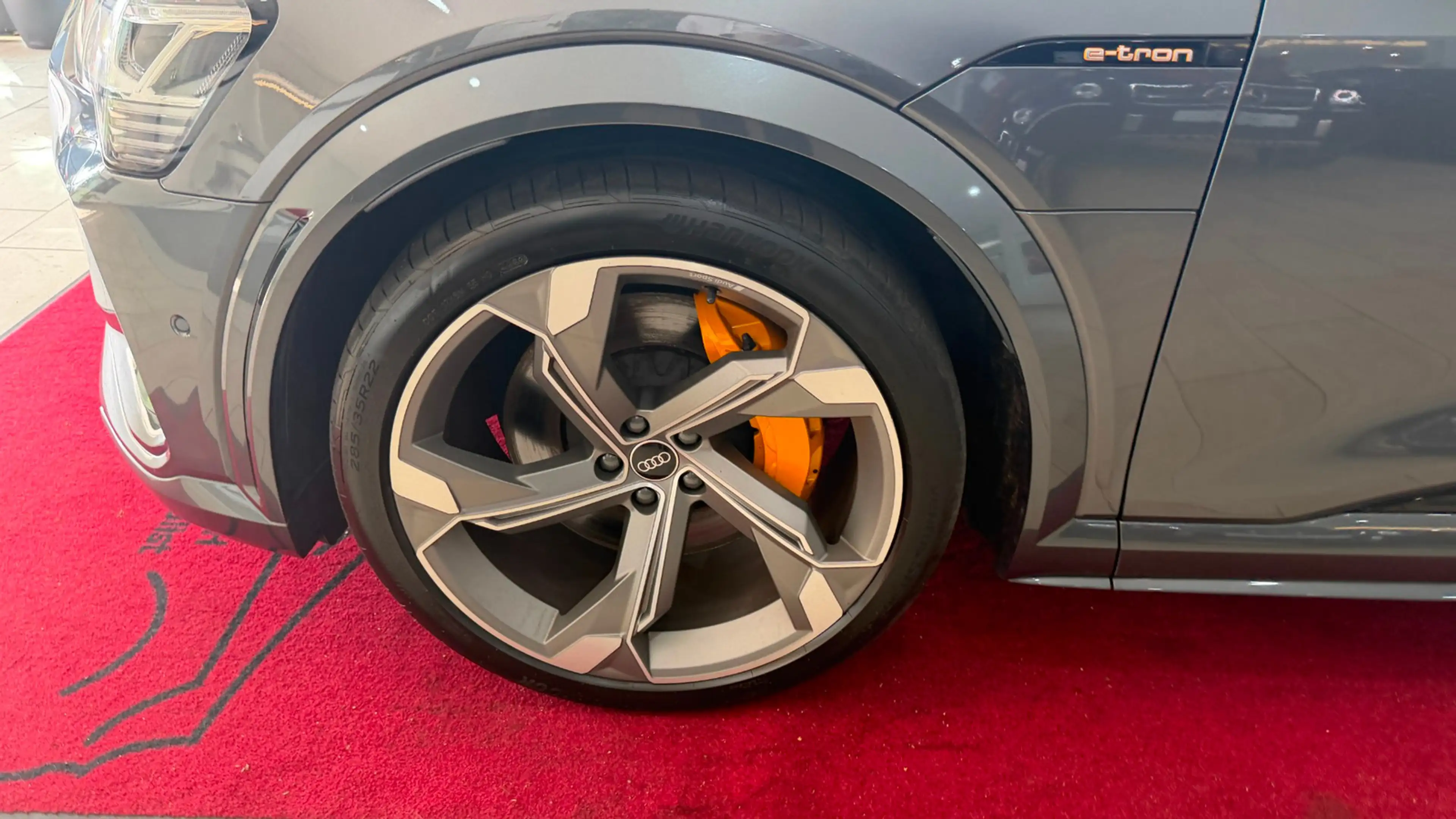 Audi e-tron Sportback S quattro S-LINE — photo 3