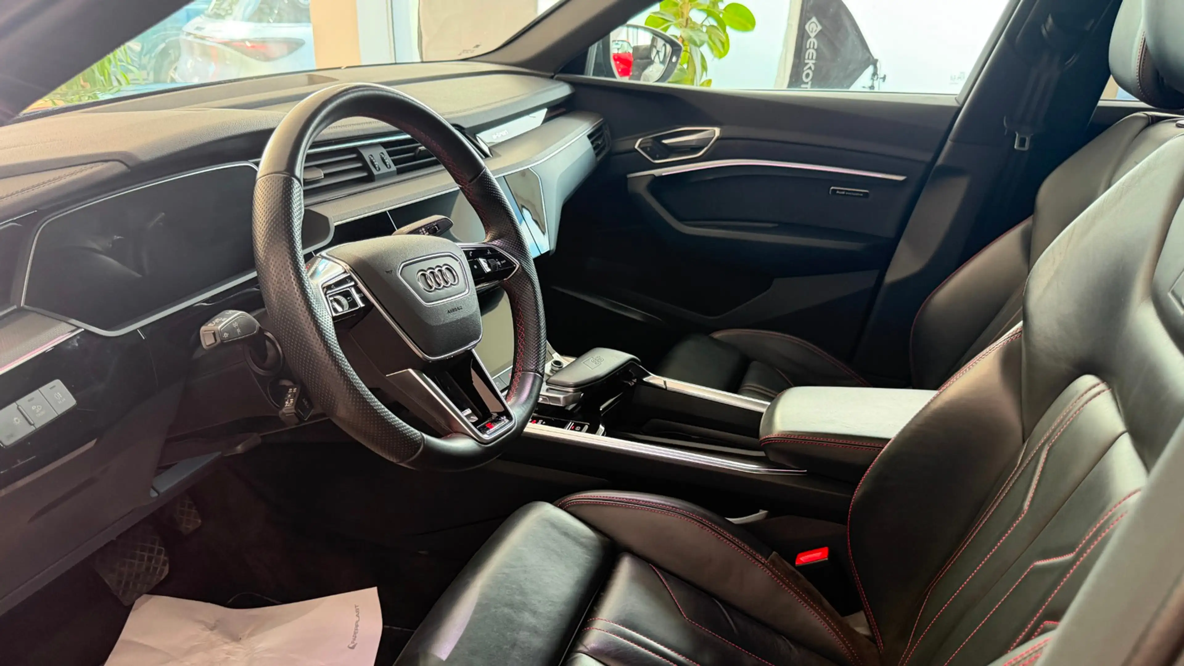 Audi e-tron Sportback S quattro S-LINE — photo 13