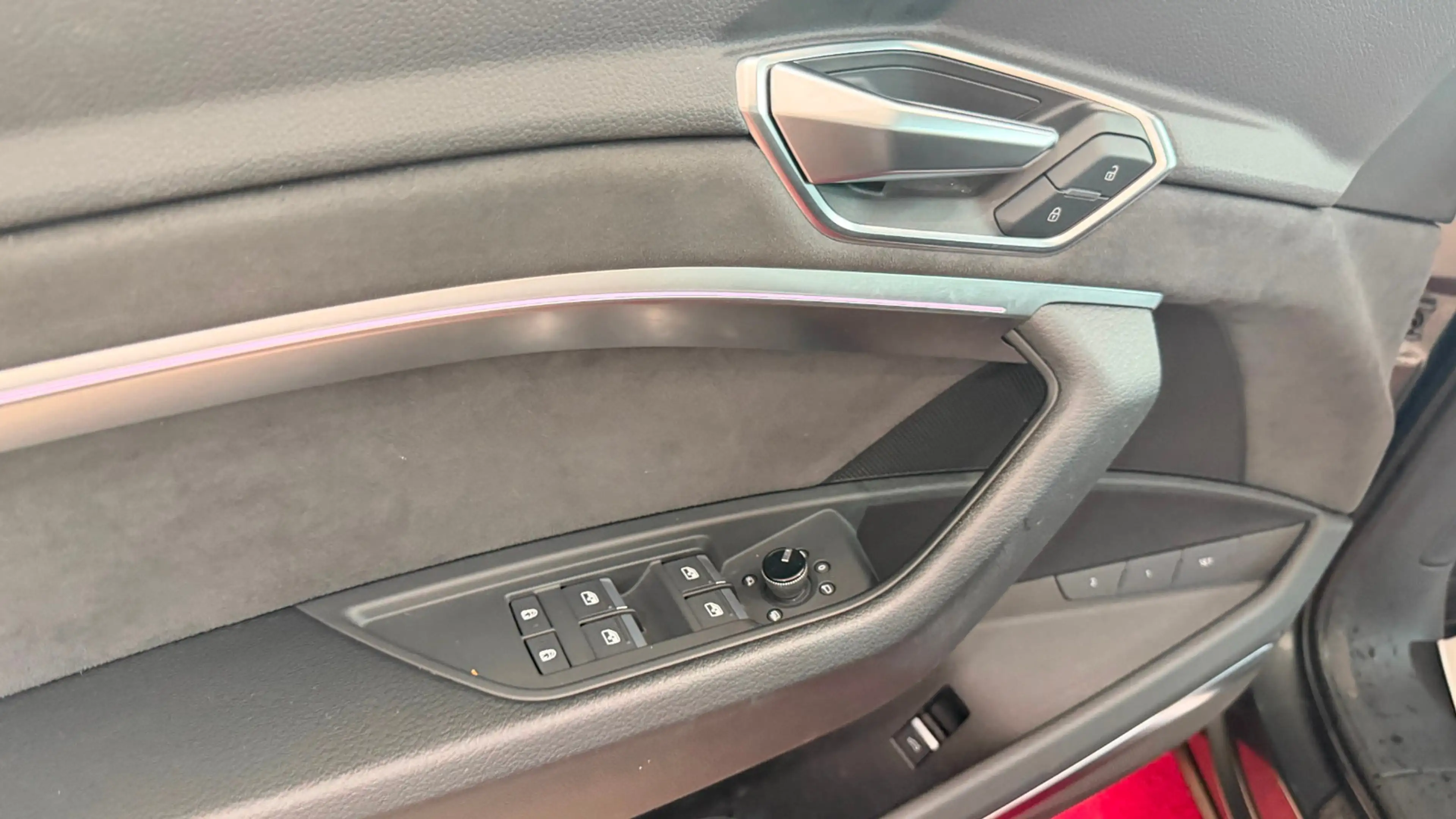 Audi e-tron Sportback S quattro S-LINE — photo 14