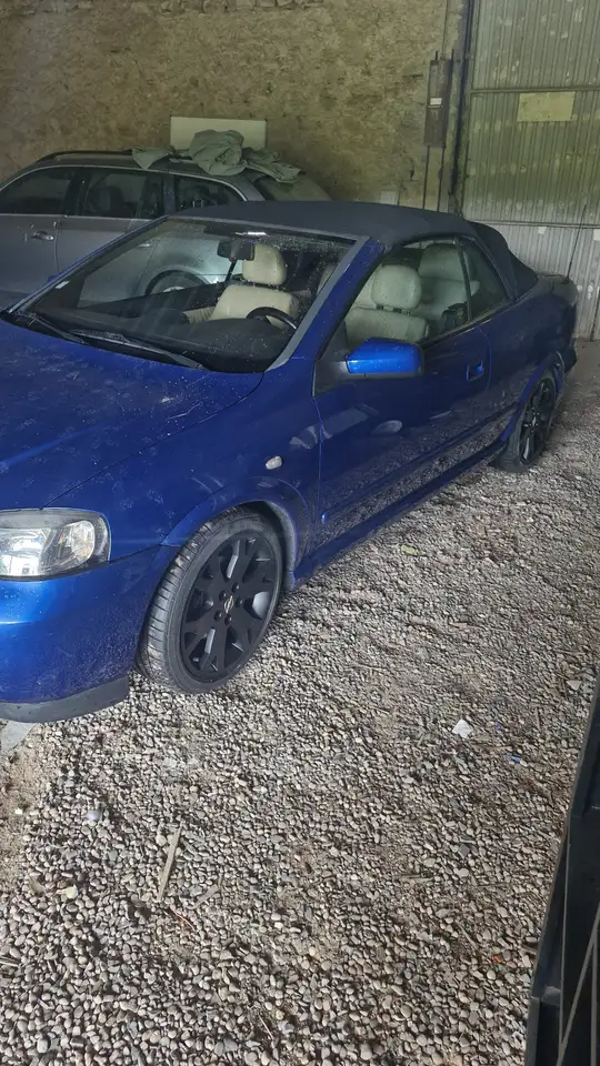 Opel Astra Coupe 2.2i 16V Bertone, foto 2