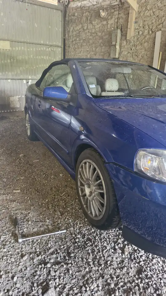 Opel Astra Coupe 2.2i 16V Bertone, foto 3