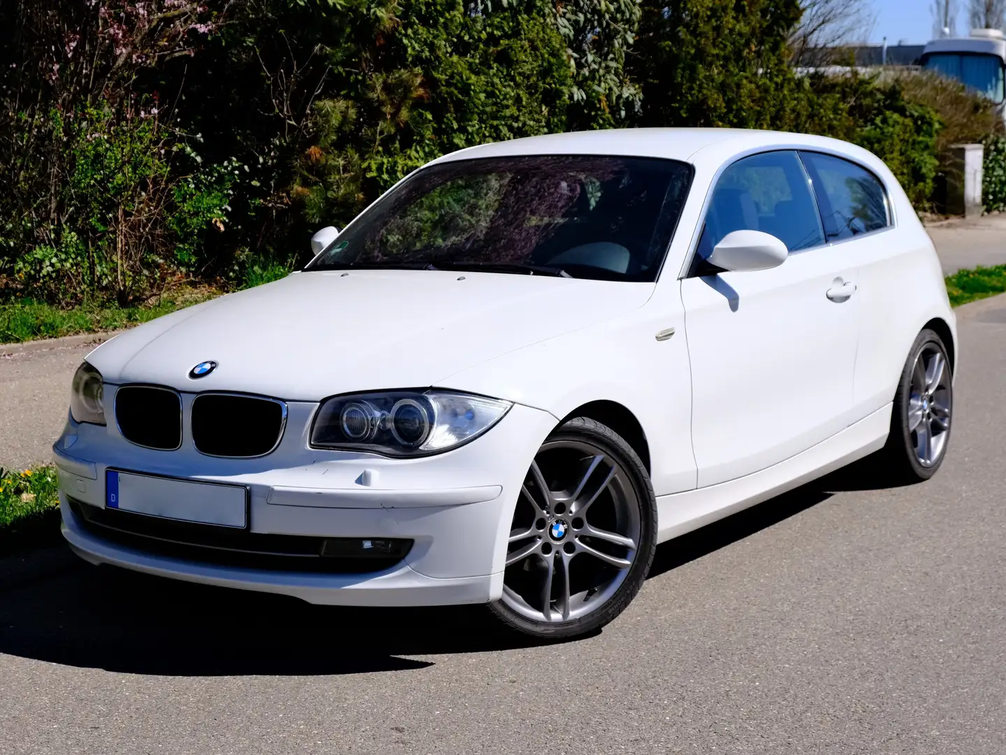 BMW 118 1er (3-Türer) 118i Weiß - 1