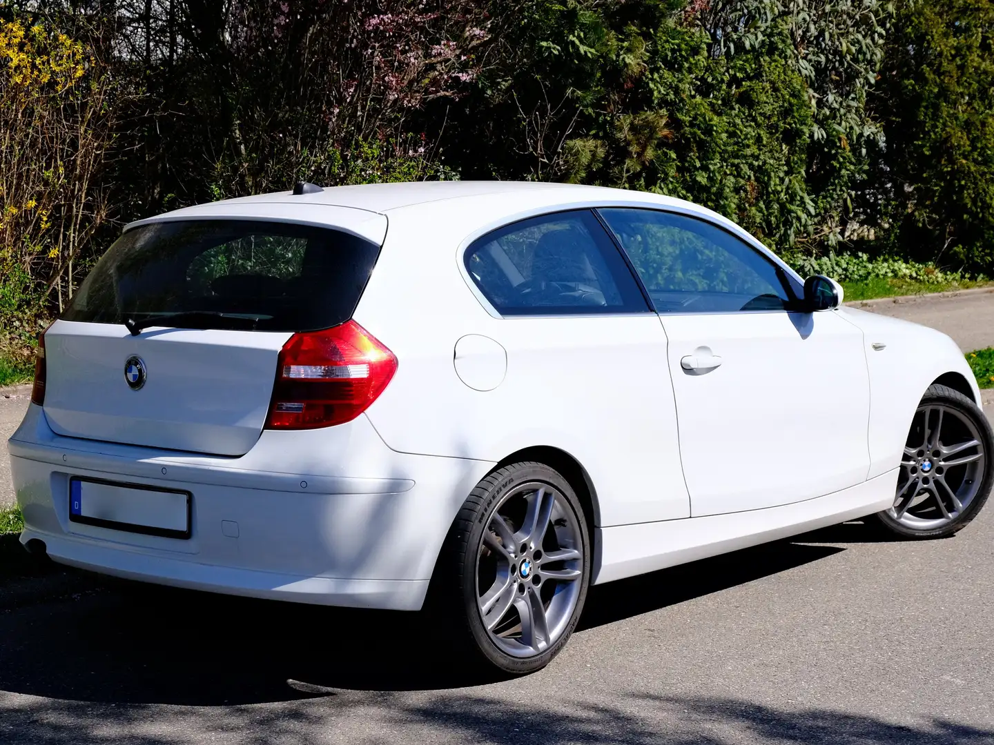 BMW 118 1er (3-Türer) 118i Weiß - 2