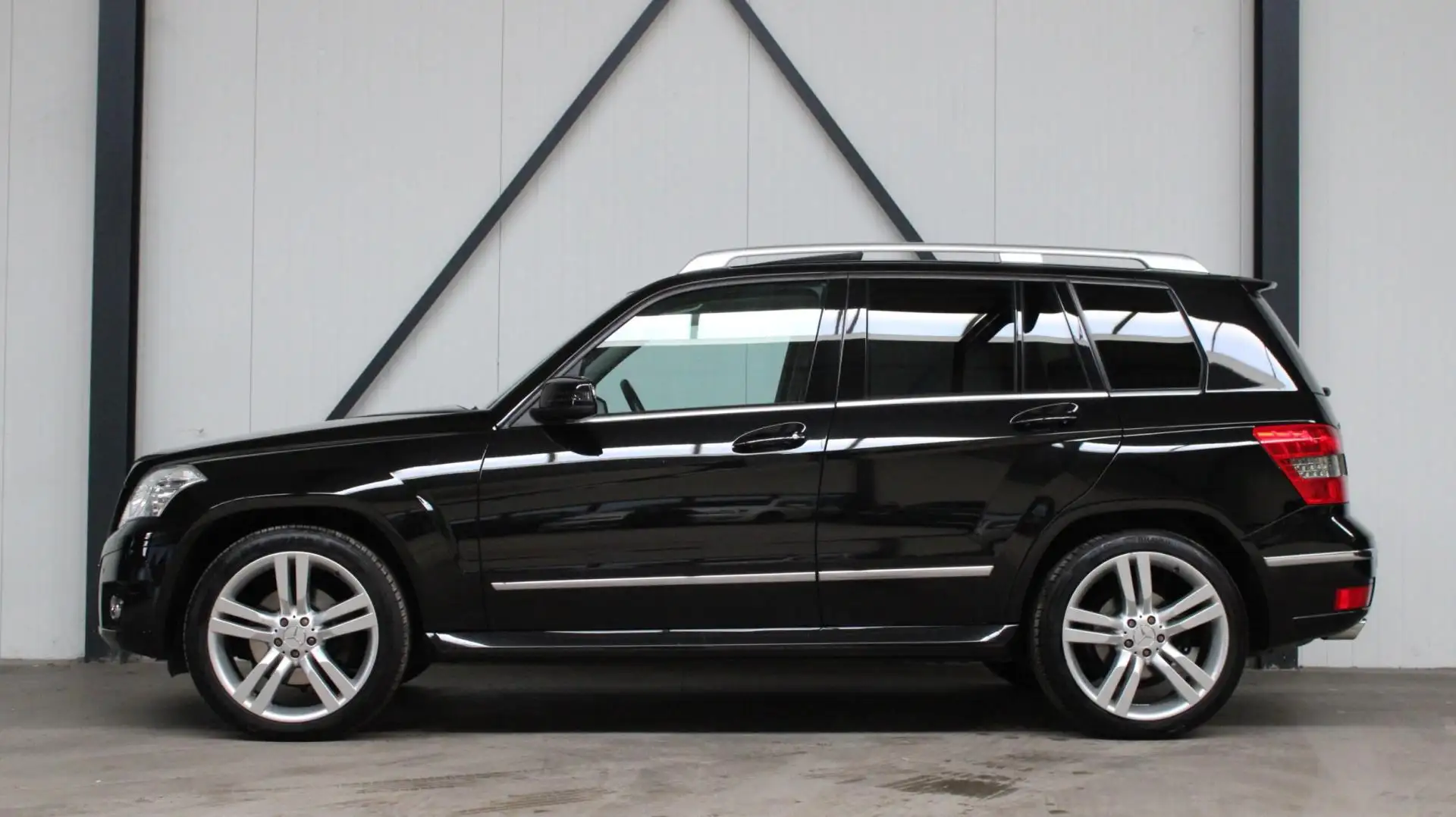 Mercedes-Benz GLK 350 4-Matic l Youngtimer l Vol optie l Panodak Zwart - 2