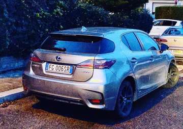 1.8 hybrid Black Street cvt