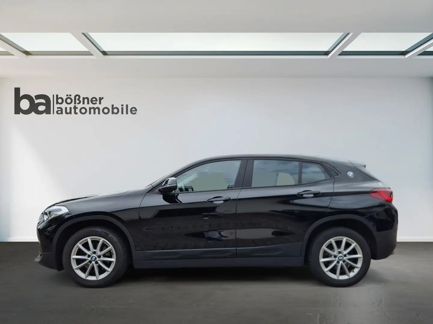 BMW X2 18d Panorama/LED/Navi/R-Kamera/Notbremsassist Zwart - 2