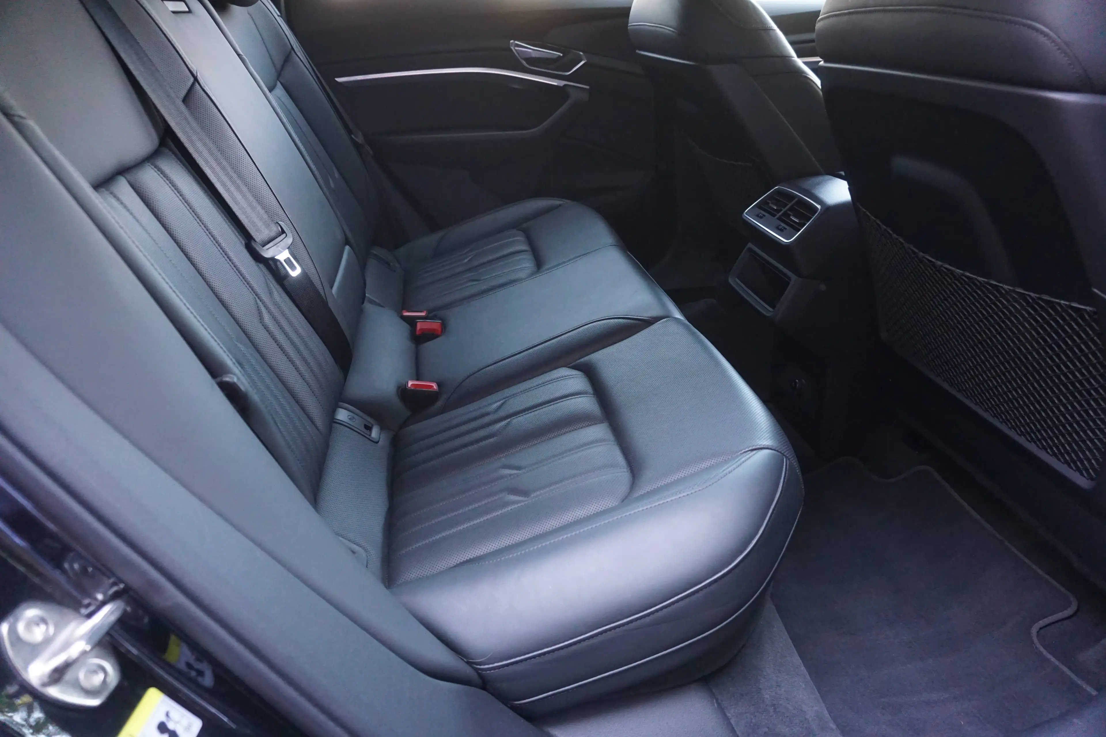 Audi e-tron E-Tron 95 kWh 55 Sportback Quattro S line-Nav-Leder-360c-Keyless-Head Up-Garantie — photo 9