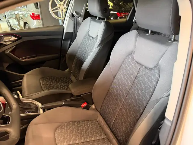 Audi A1 view 13