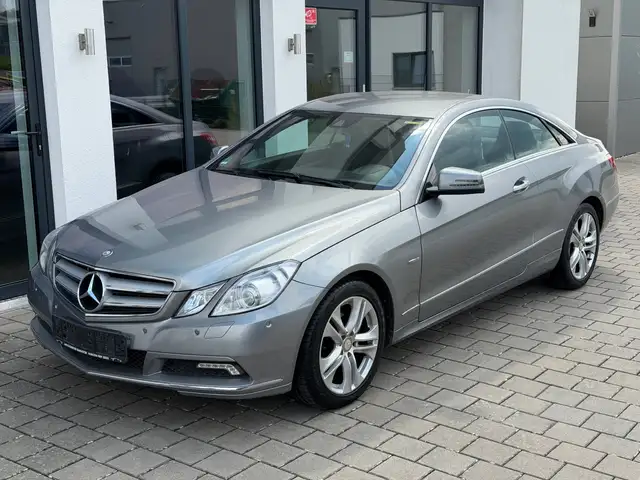 Mercedes-Benz E 220 CDI Coupe AVANTGARDE/XENON/NAVI/MOTORSCHADEN