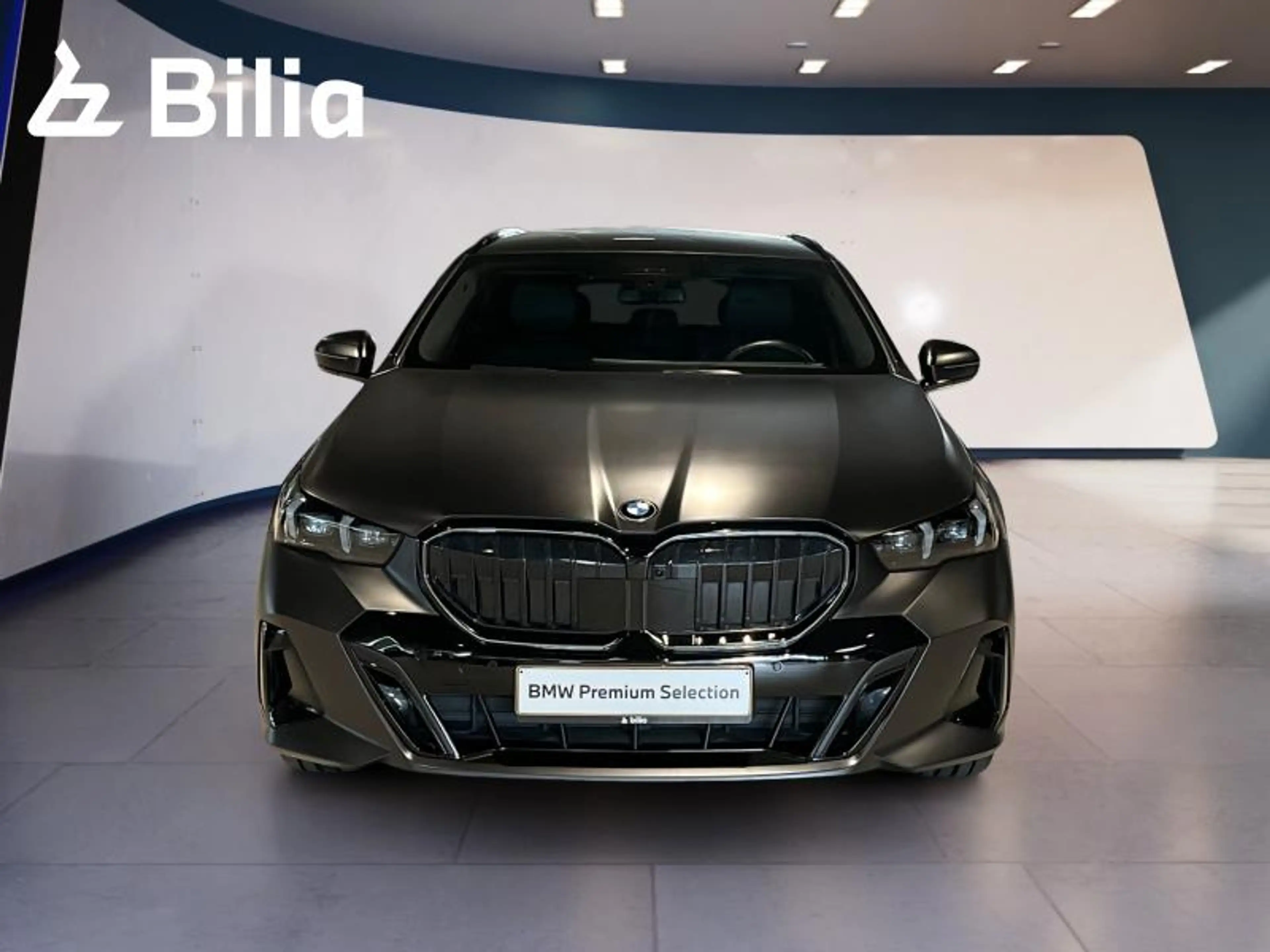 BMW 520 520d xDrive Touring M sport — photo 2