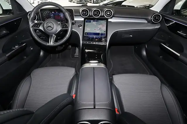 Mercedes-Benz C-Class view 6