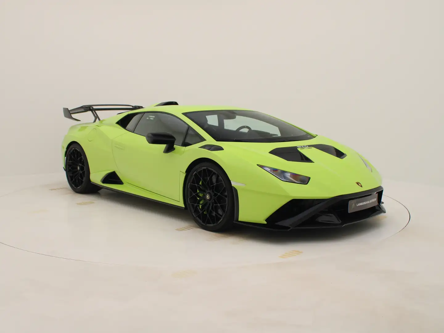 Lamborghini Huracán Huracan STO LP640-2 Vert - 2