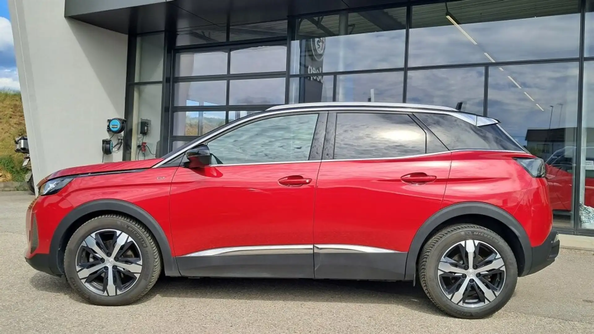 Peugeot 3008 Rot - 2