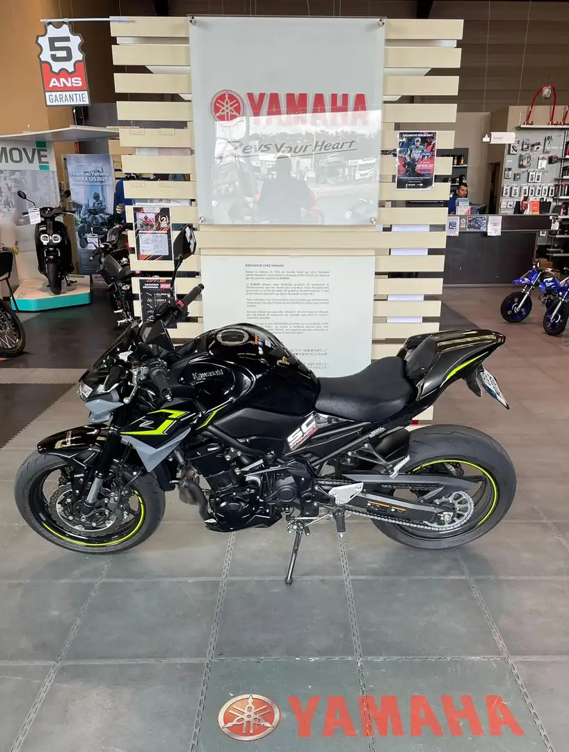Kawasaki Z 900 Zwart - 2